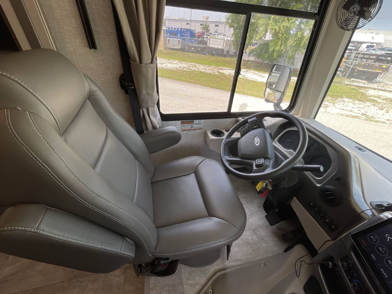 A photo of this 2025 Thor WINDSPORT 35R