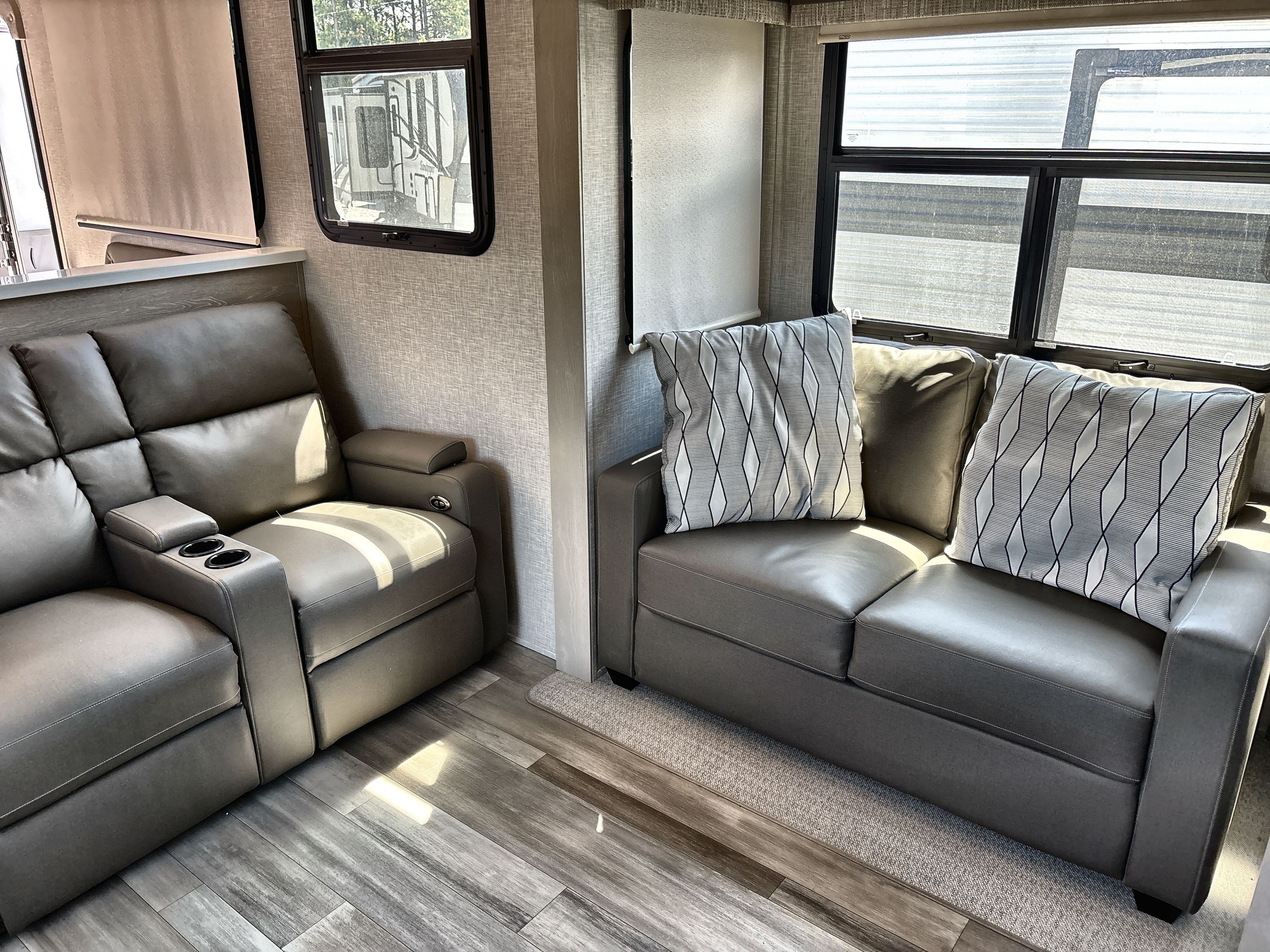 2023 Forest River FLAGSTAFF SUPER LITE 529RLBS in hope mills NC