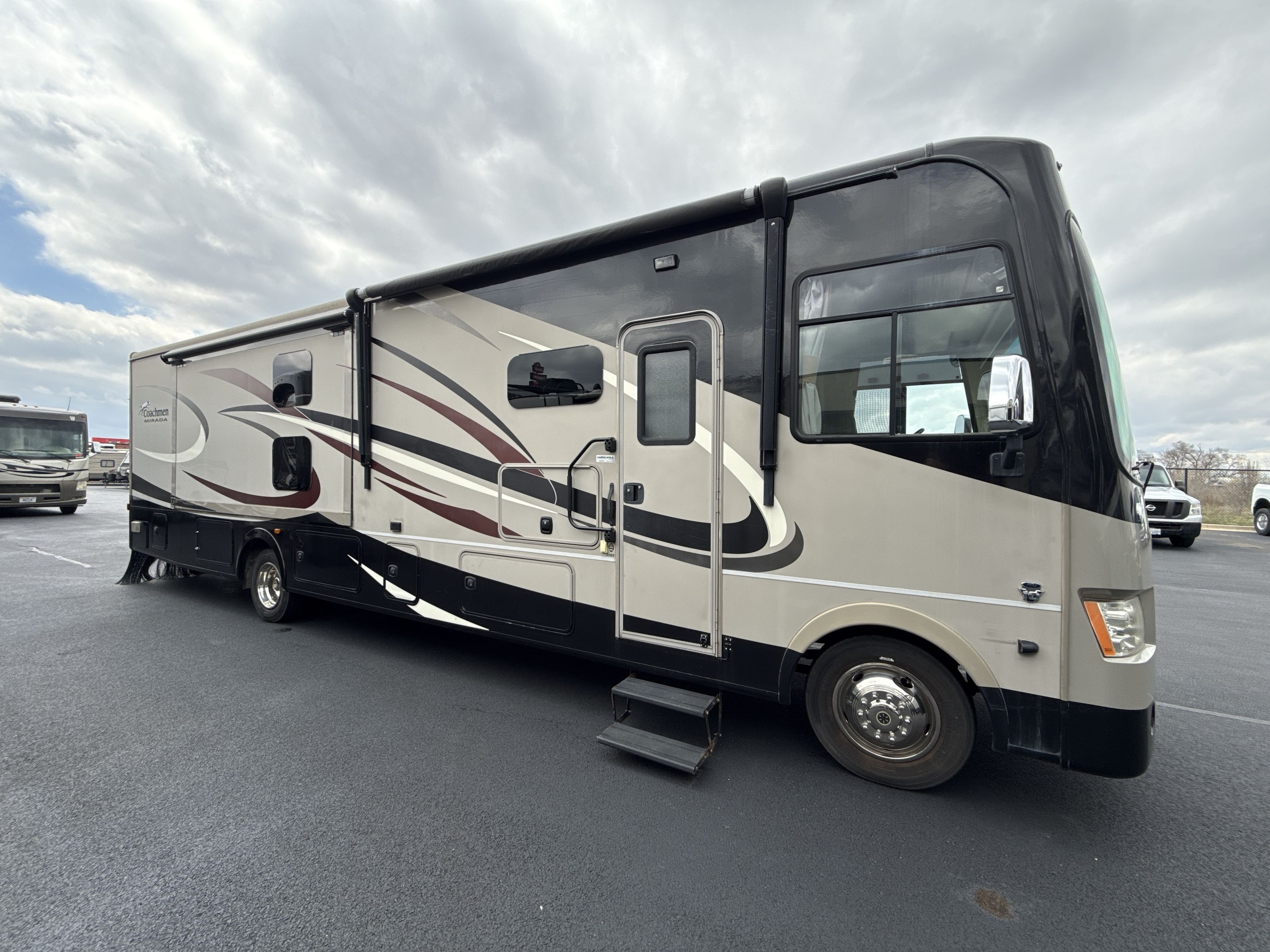 2017 Coachmen MIRADA 35BH in roscoe IL