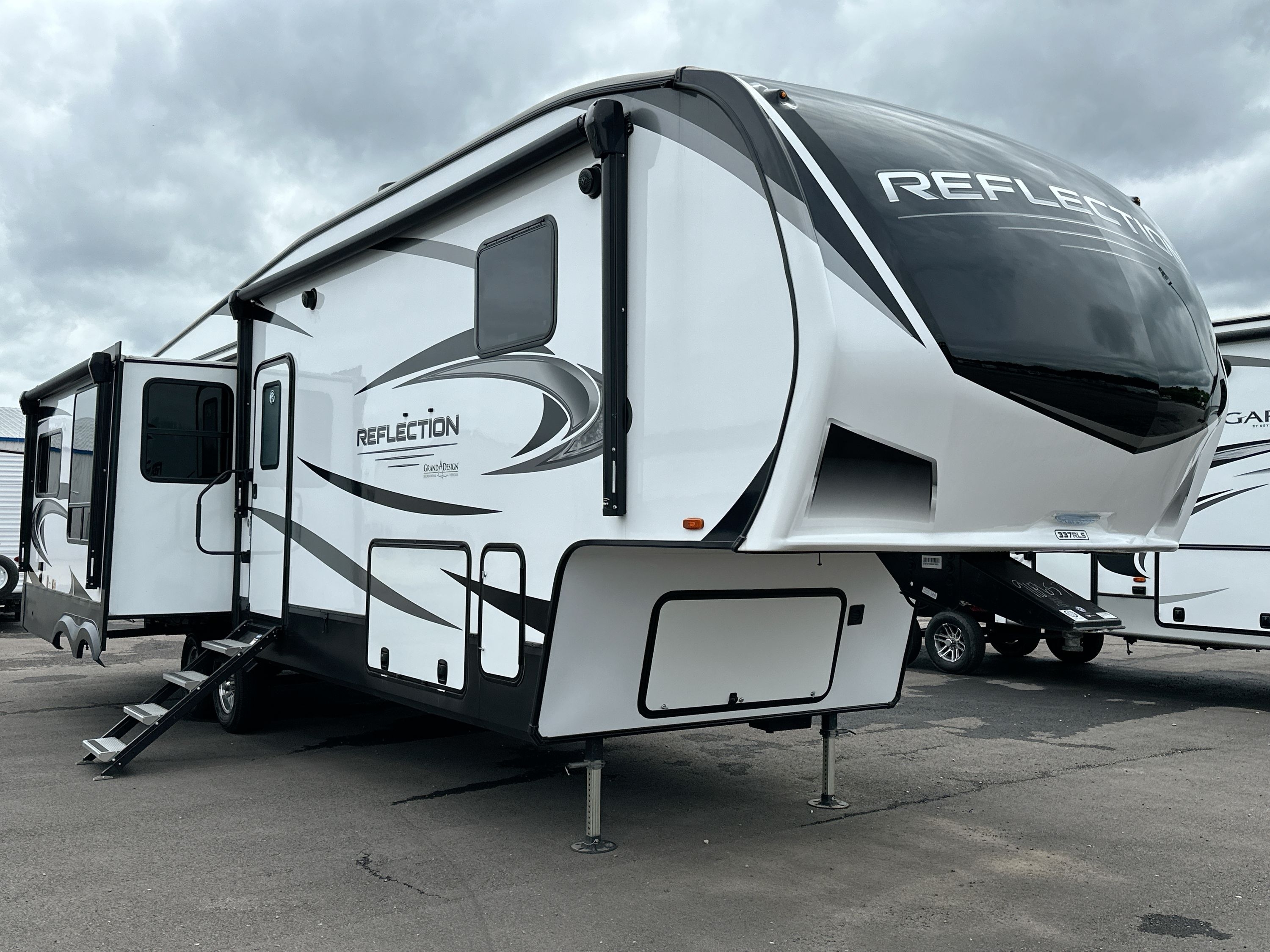2022 Grand Design REFLECTION 337RLS RV