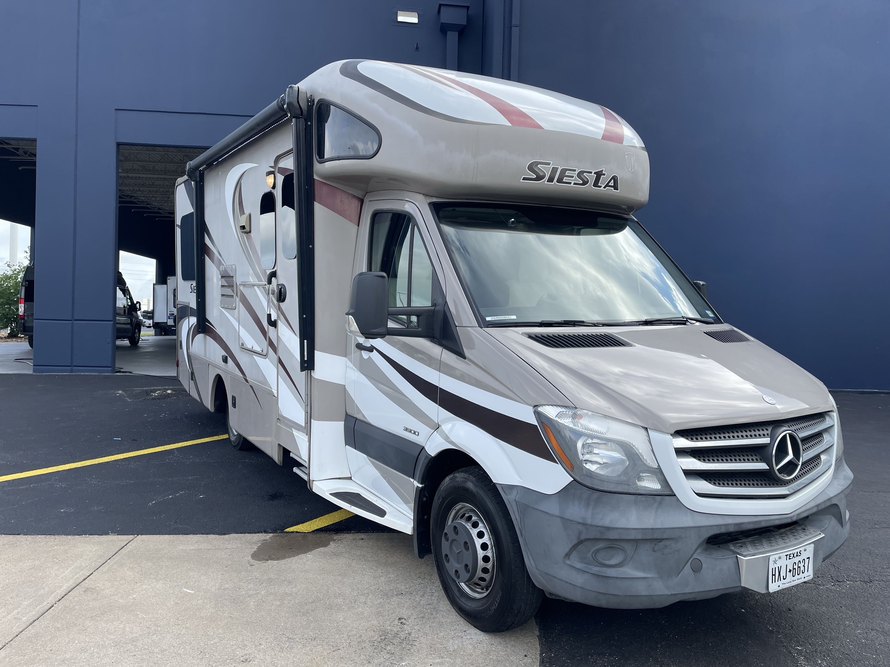 2015 Thor FOUR WINDS SIESTA 24ST in katy TX