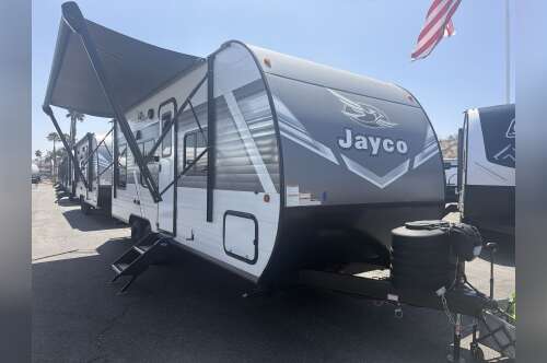 2027 Jayco JAY FLIGHT 210QBW in colton CA
