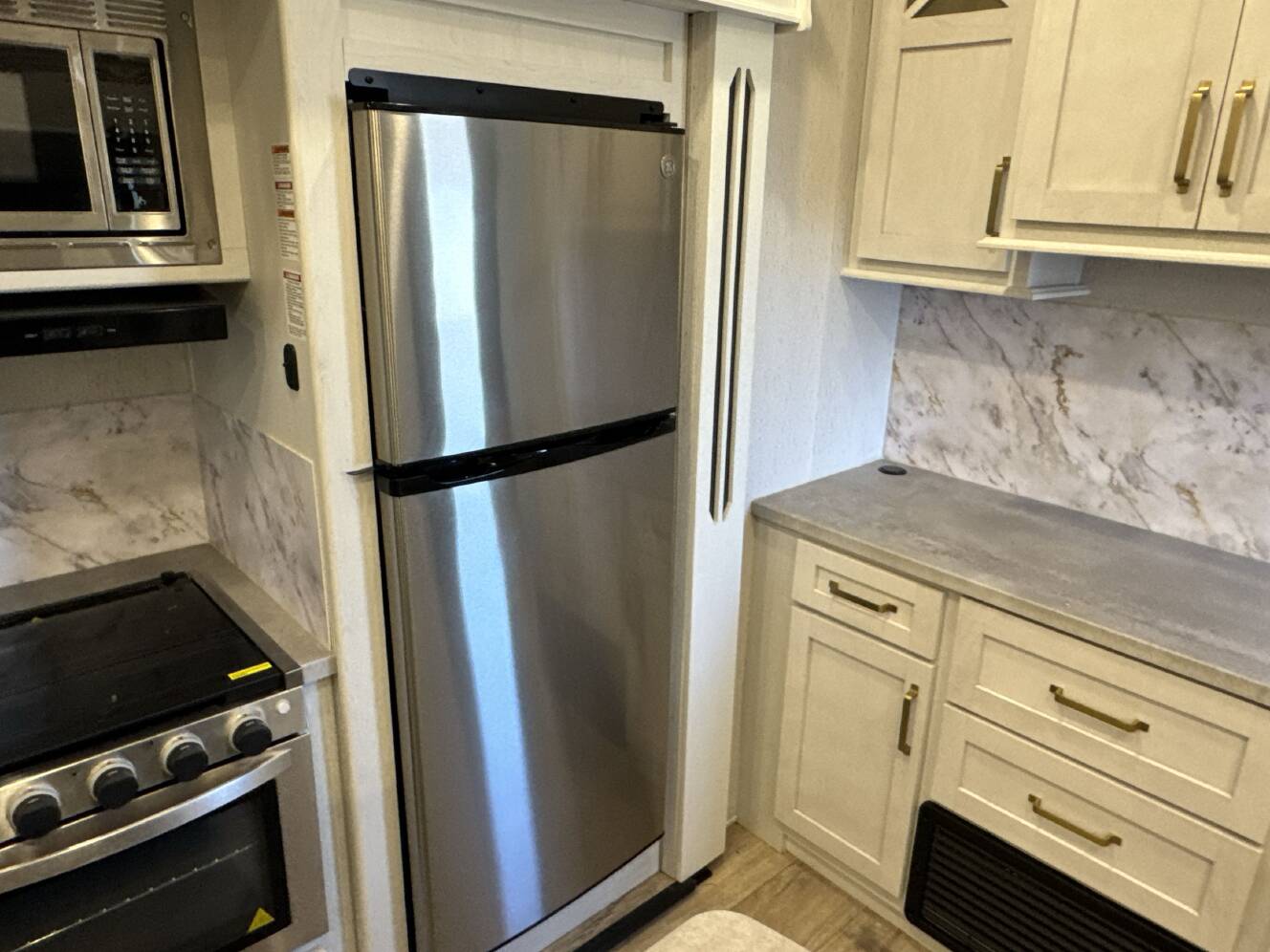 A photo of this 2023 Dutchmen ASTORIA 2993RLF