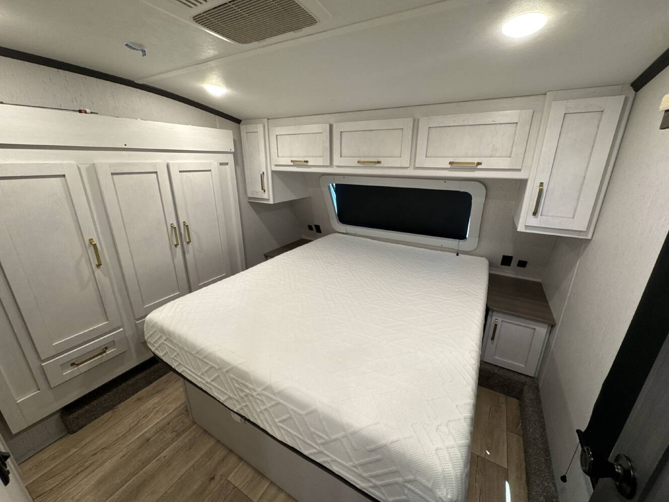 A photo of this 2023 Dutchmen ASTORIA 2993RLF