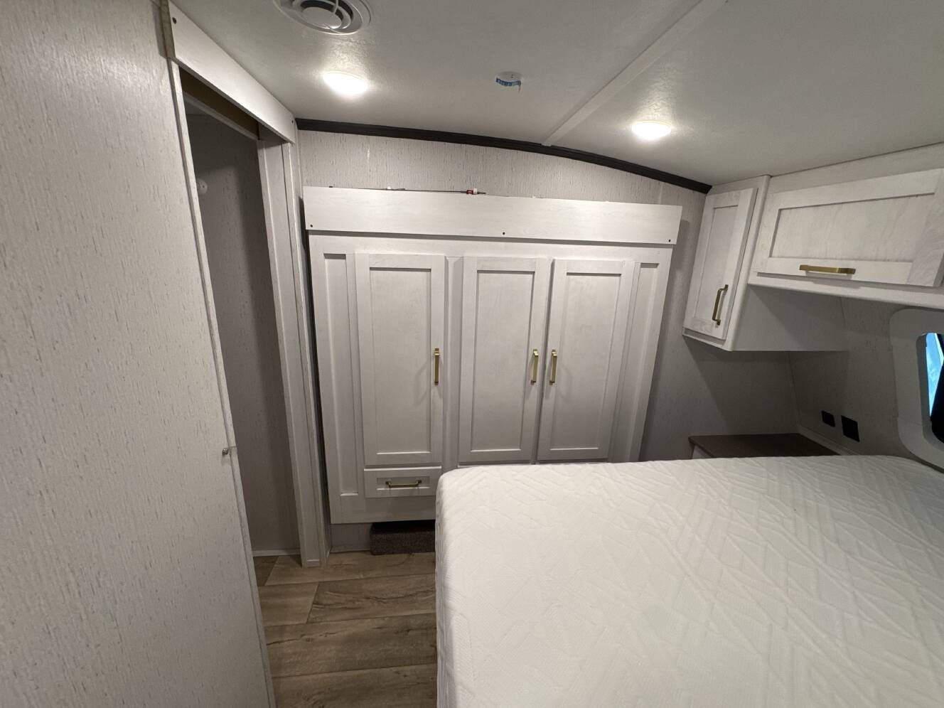 A photo of this 2023 Dutchmen ASTORIA 2993RLF