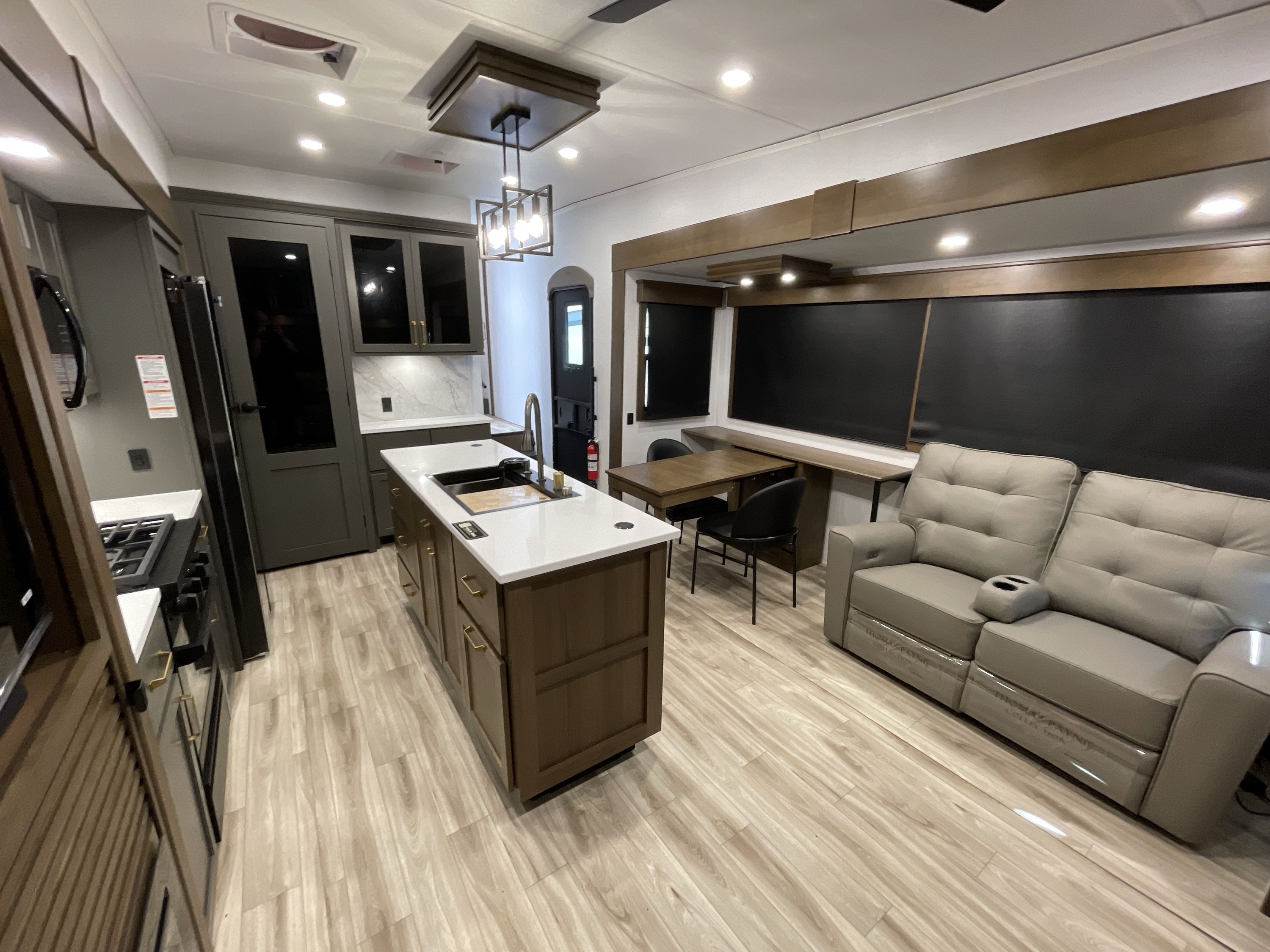 2026 Keystone MONTANA HIGH COUNTRY 290RL in deforest WI