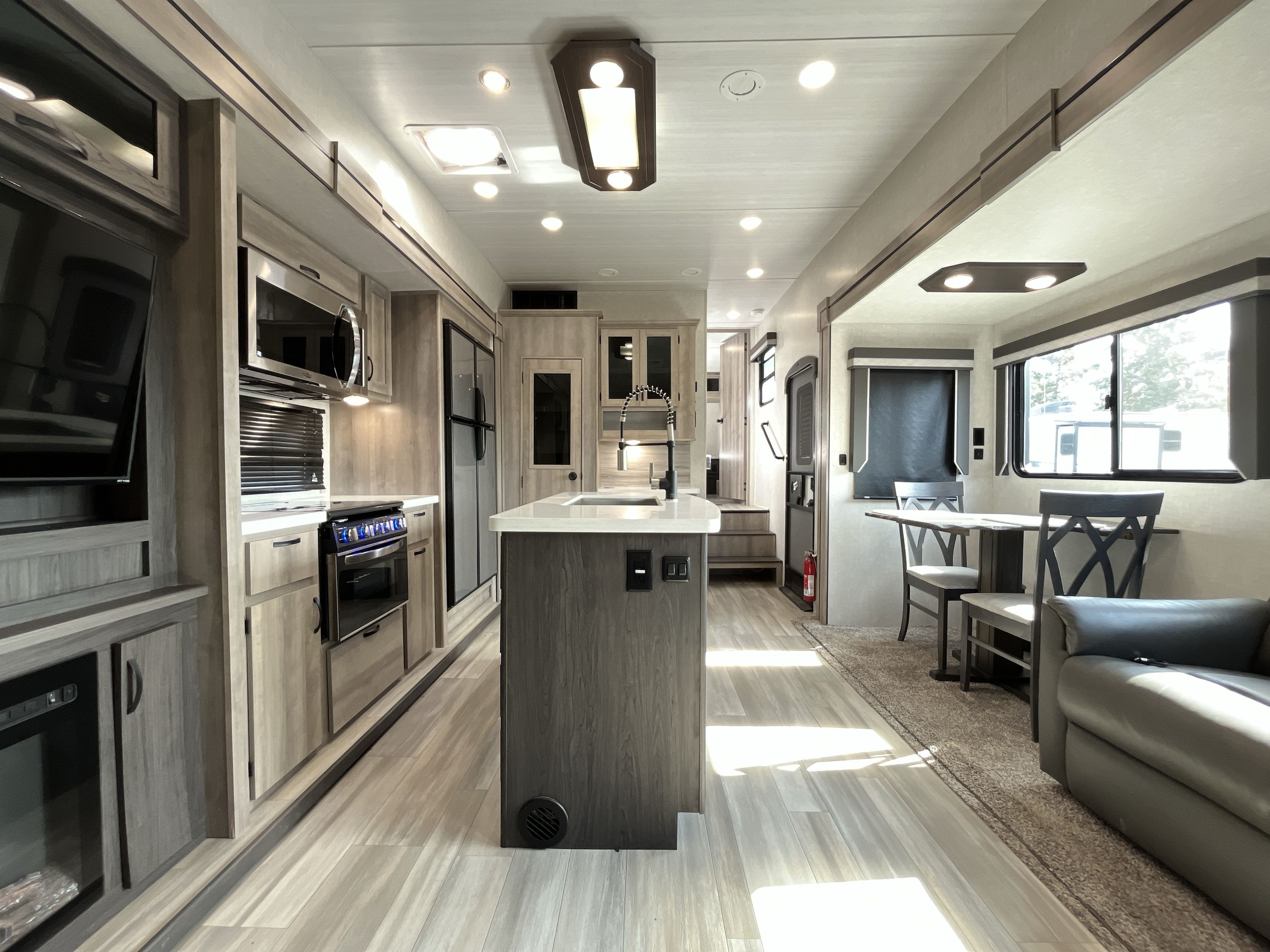 2021 Winnebago VOYAGE 2932RL in bend OR