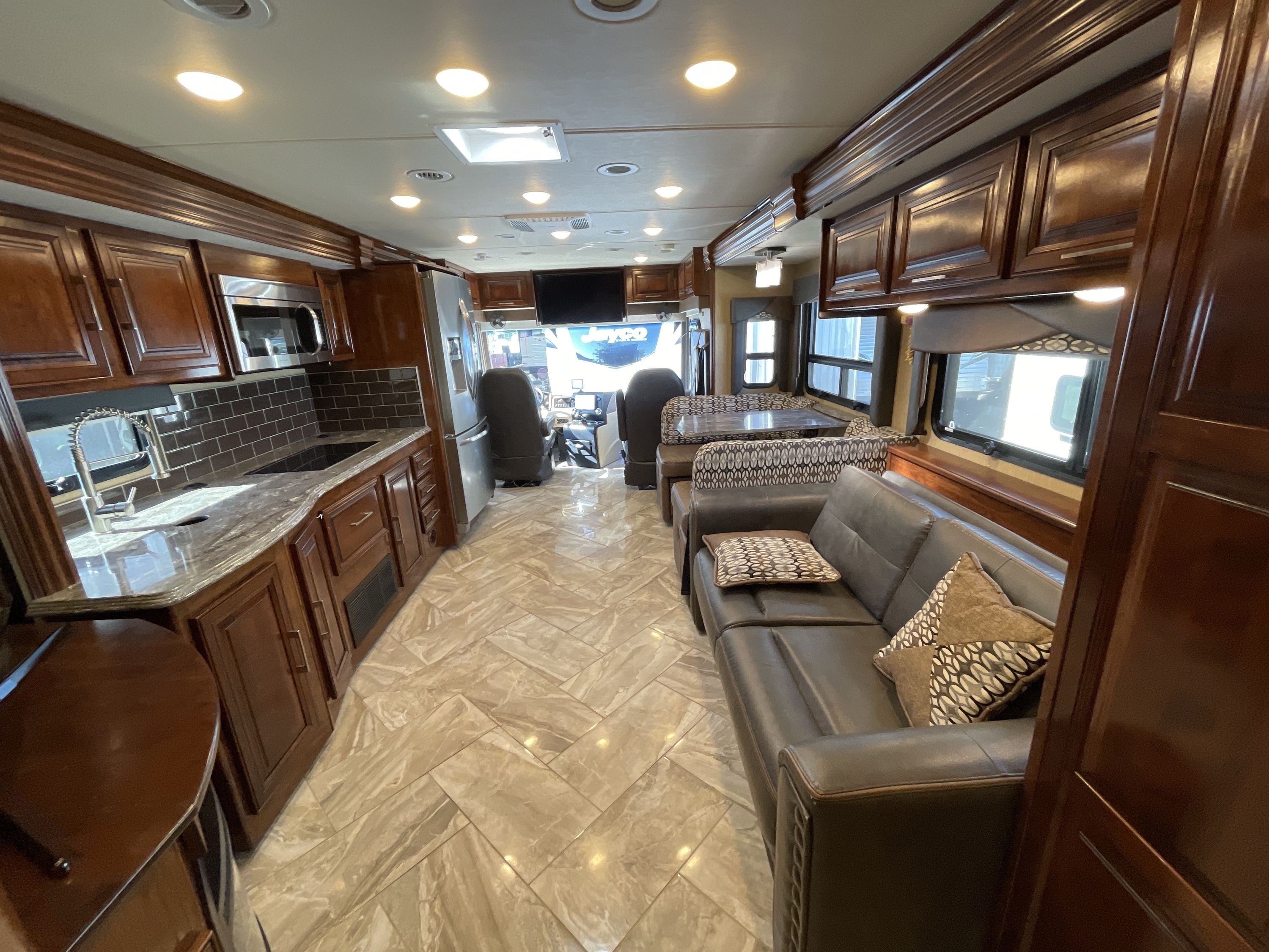 2017 Coachmen CROSS COUNTRY 407FW in lakewood NJ