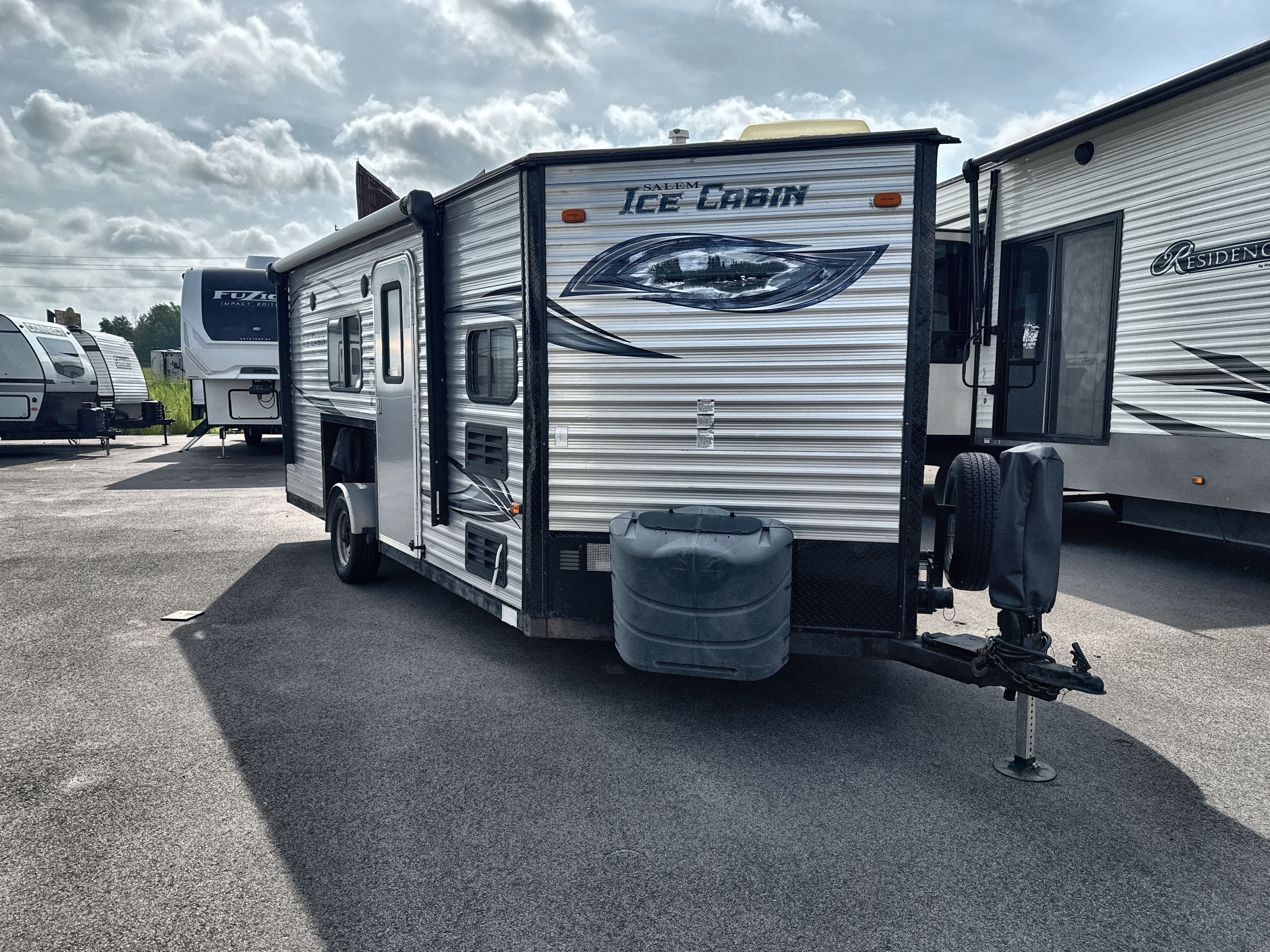 2015 Forest River SALEM ICE CABIN T8X21RV in forest lake MN
