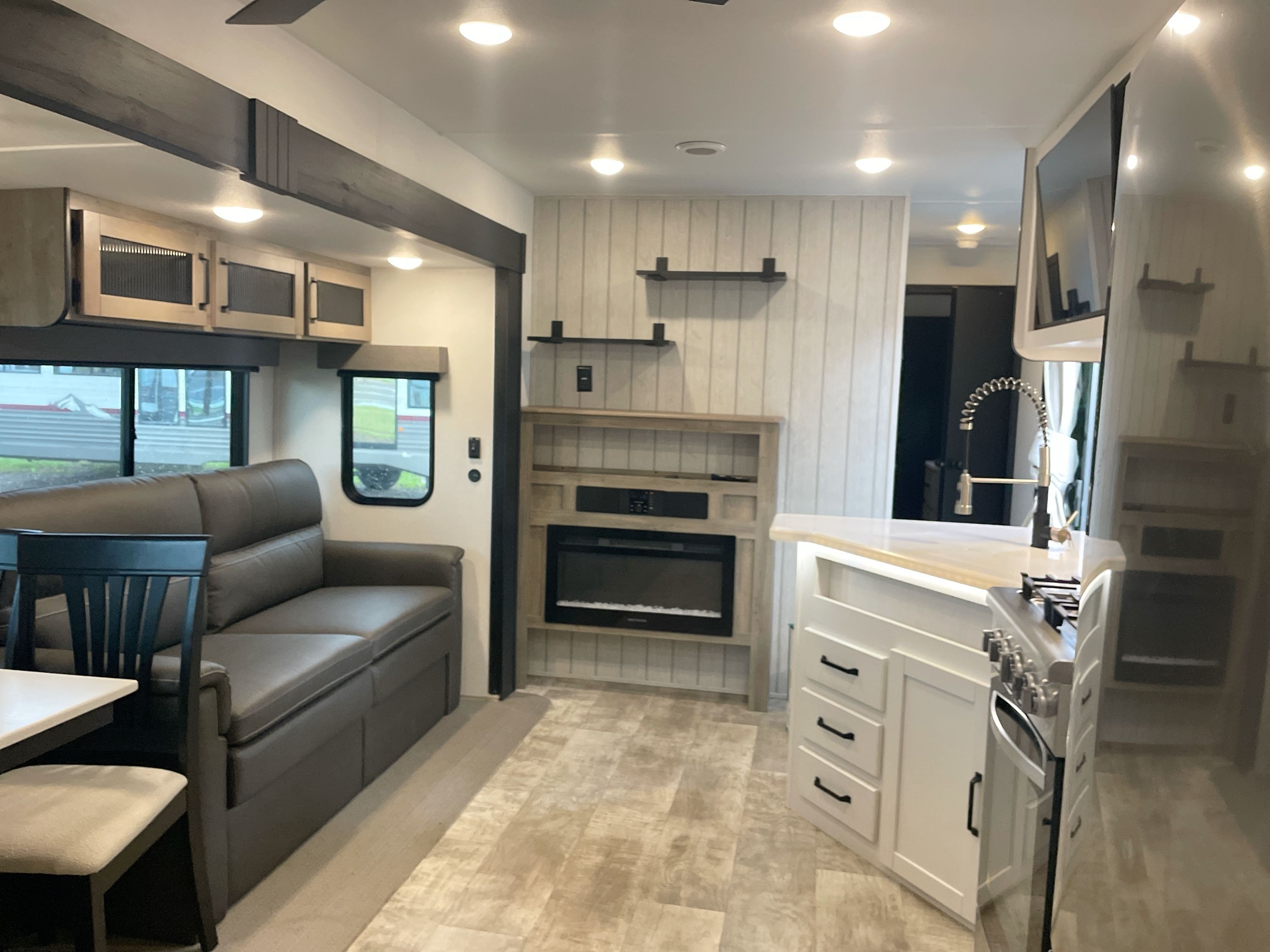 2025 Forest River PUMA 39DBT in dover FL