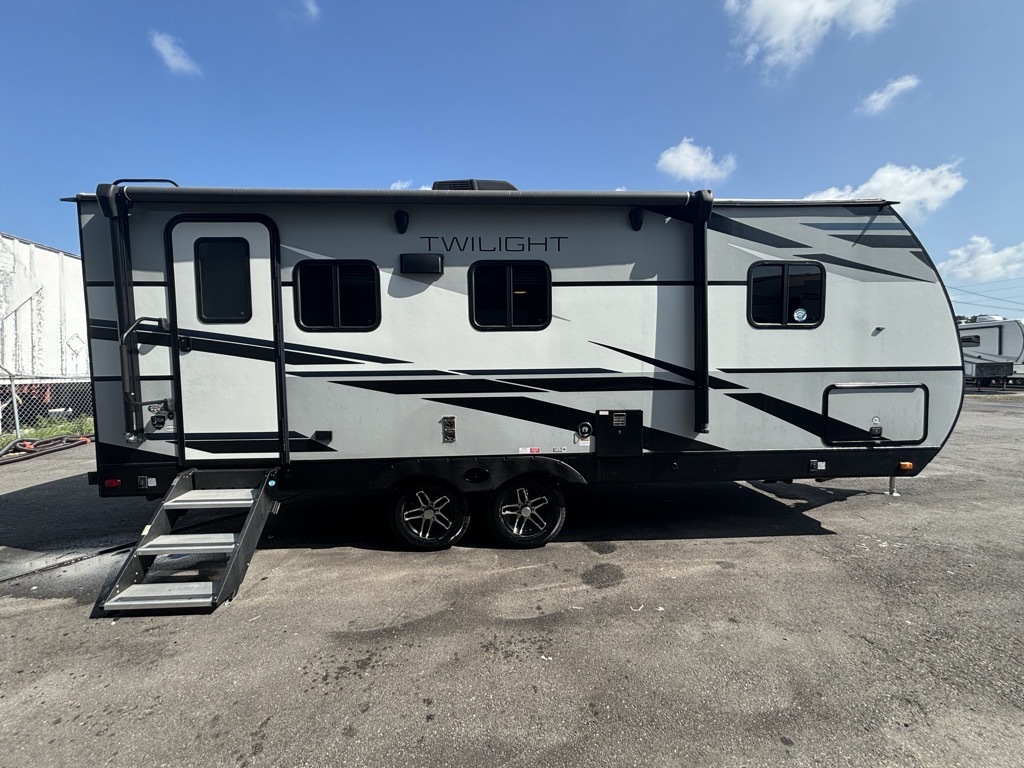 2021 Cruiser Rv Corp TWILIGHT SIGNATURE TW2100 RV