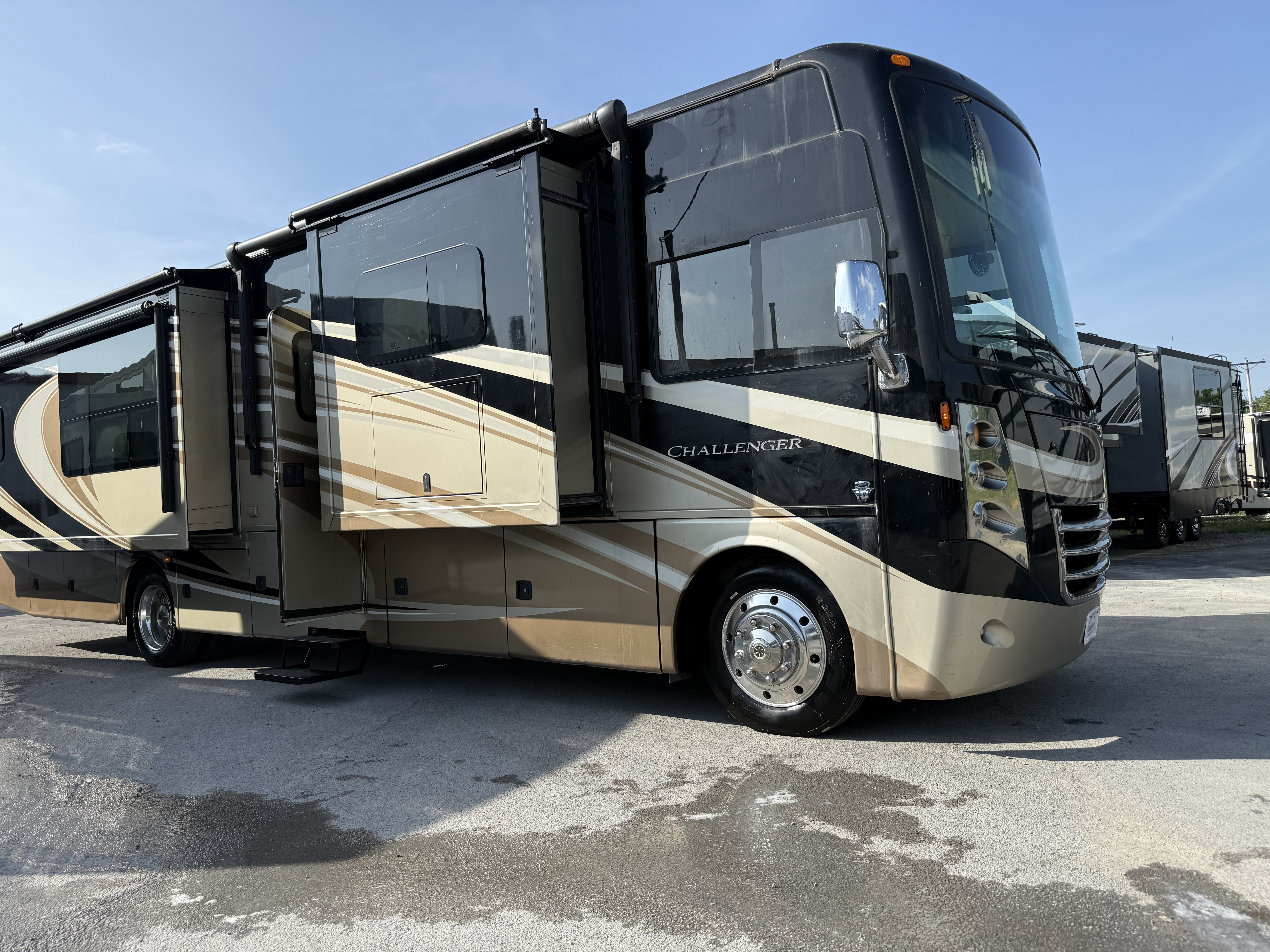 2014 Thor Motor Coach CHALLENGER 37 in findlay OH