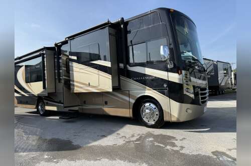 2014 Thor Motor Coach CHALLENGER 37 in findlay OH
