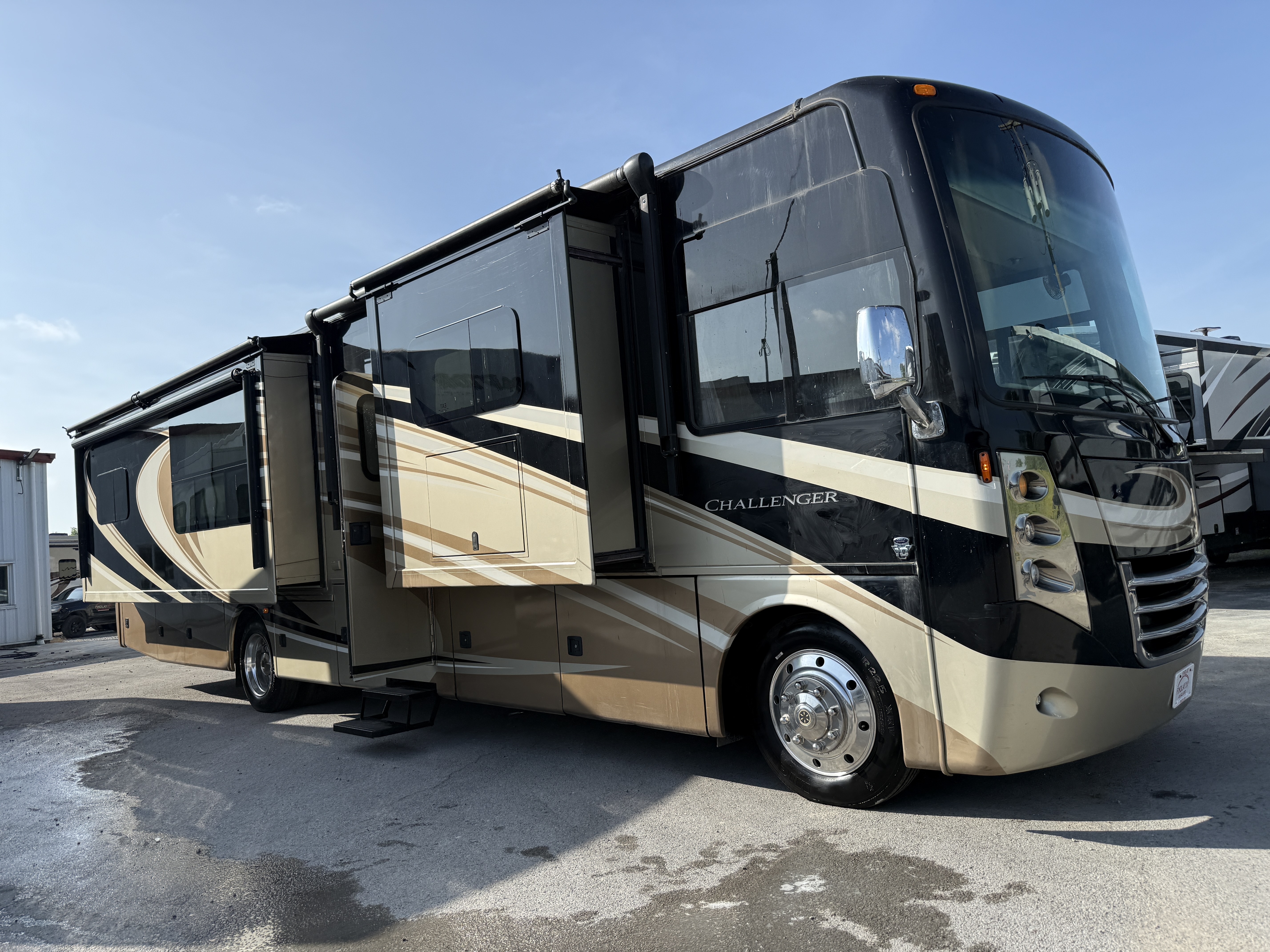 2014 Thor Motor Coach CHALLENGER 37 in findlay OH