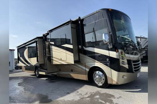 2014 Thor Motor Coach CHALLENGER 37 in findlay OH