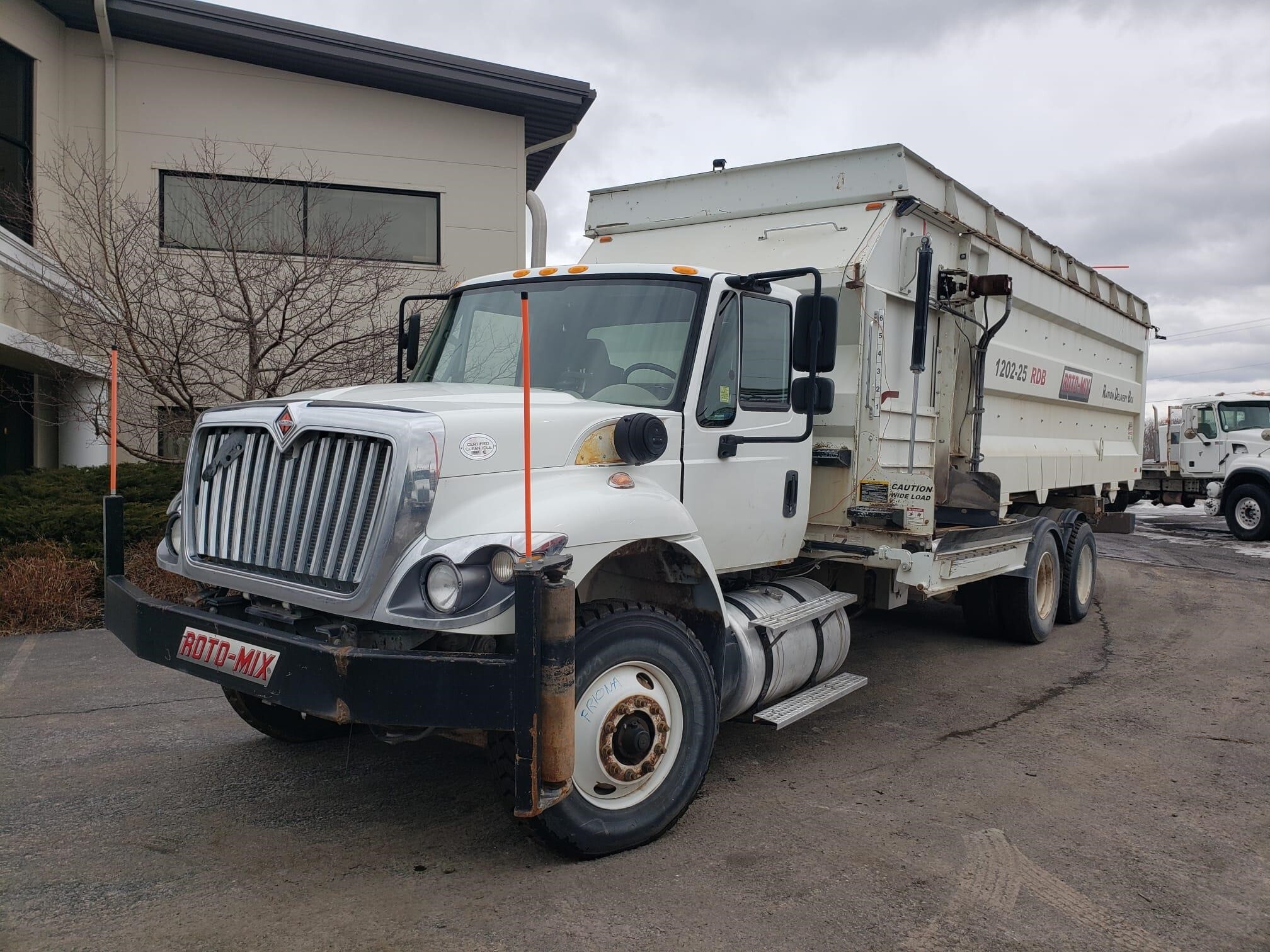 2018 ROTO MIX 1202-25 in Caledonia, NY