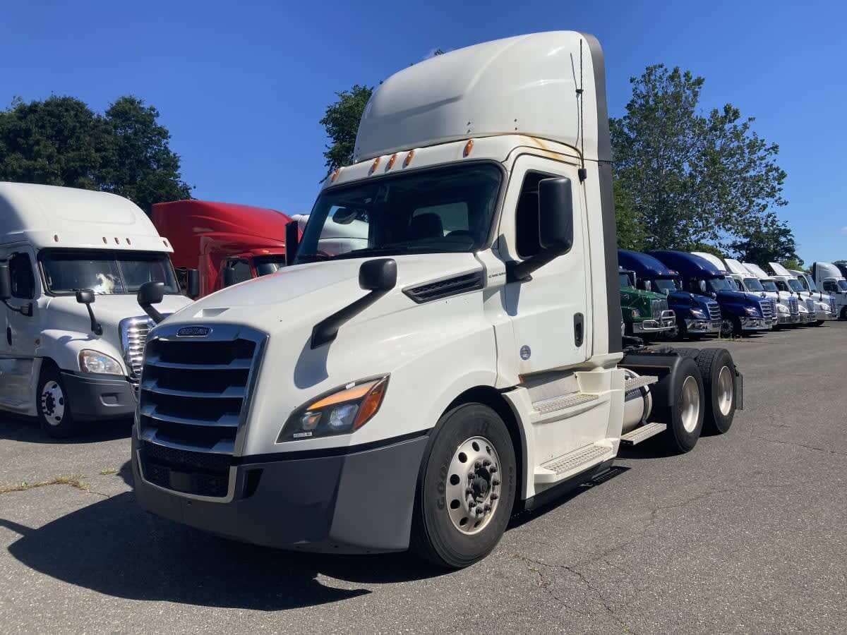 2020 FREIGHTLINER CASCADIA 126 in Springfield, MA