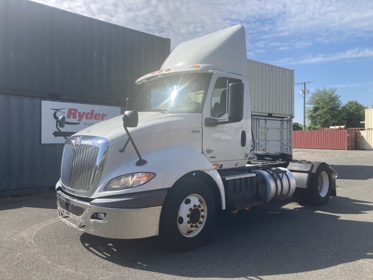 2019 INTERNATIONAL RH613 DAYCAB S/A in Springfield, MA