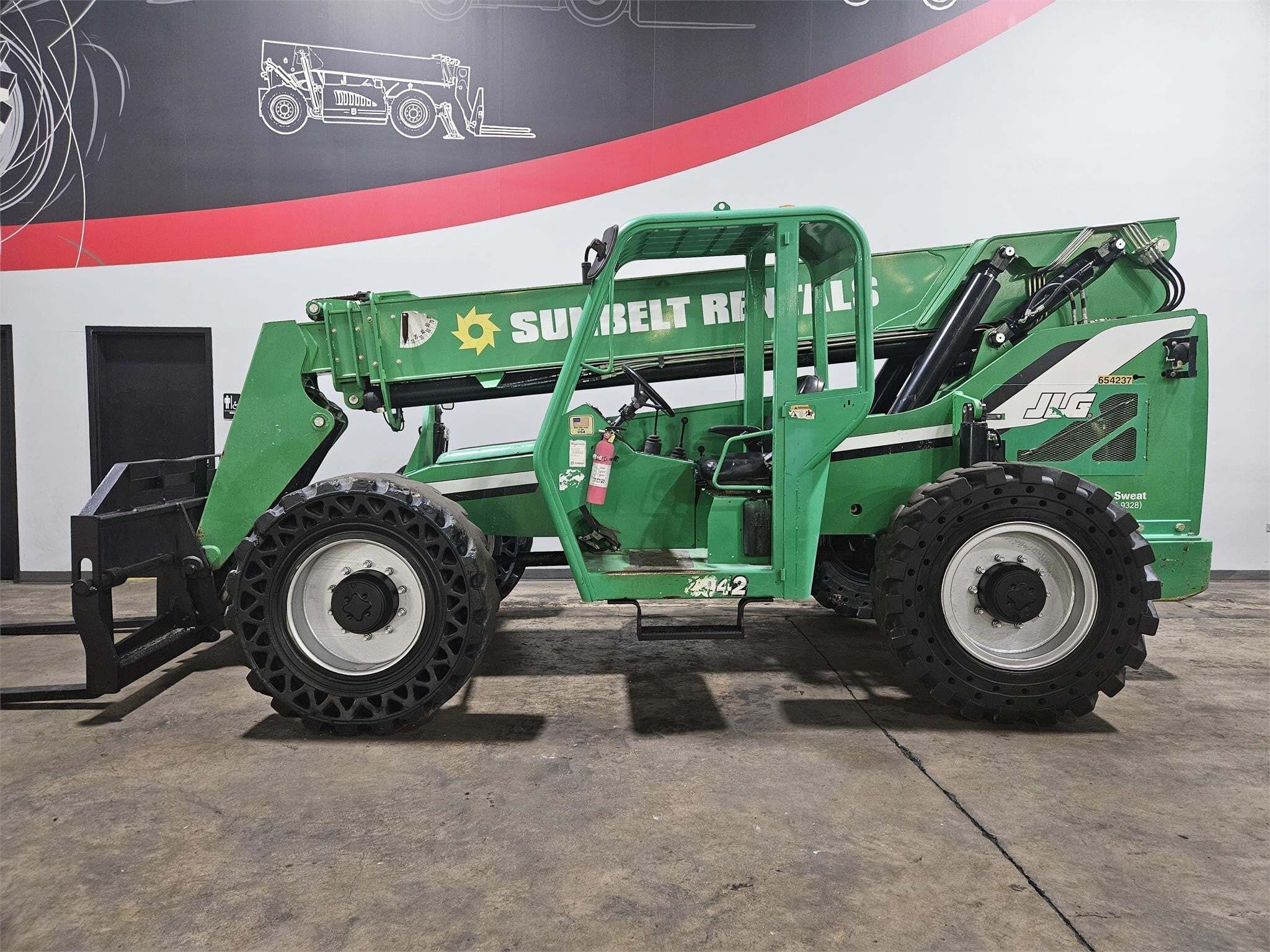 2014 SKY TRAK 8042 in Palmetto, FL