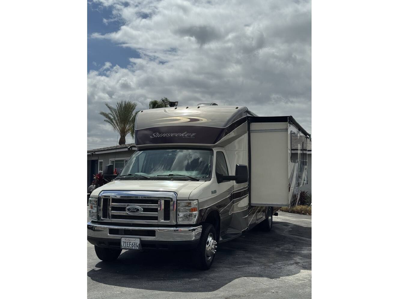A photo of this 2017 Forest River SUNSEEKER 2430S GTS