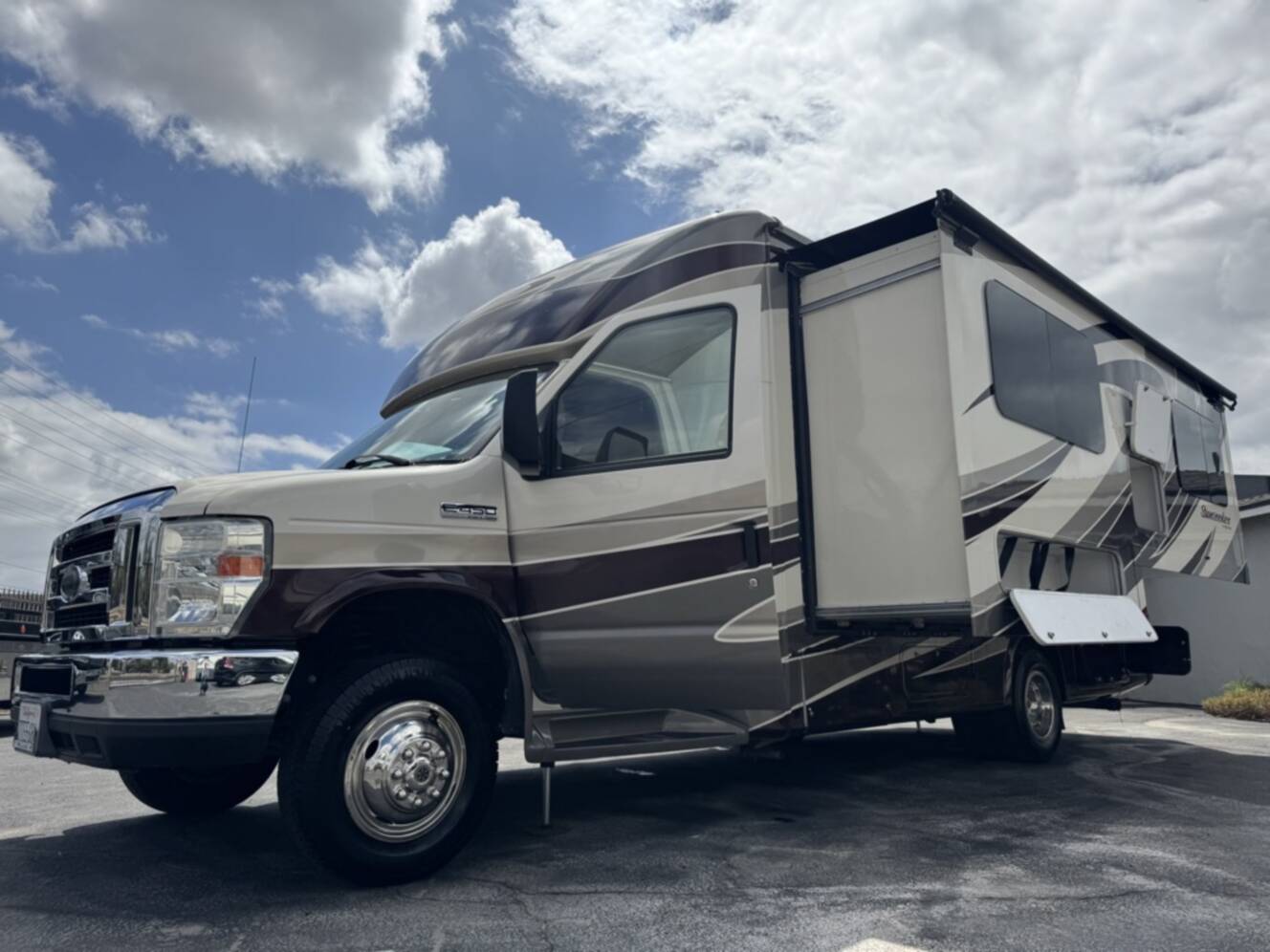 A photo of this 2017 Forest River SUNSEEKER 2430S GTS