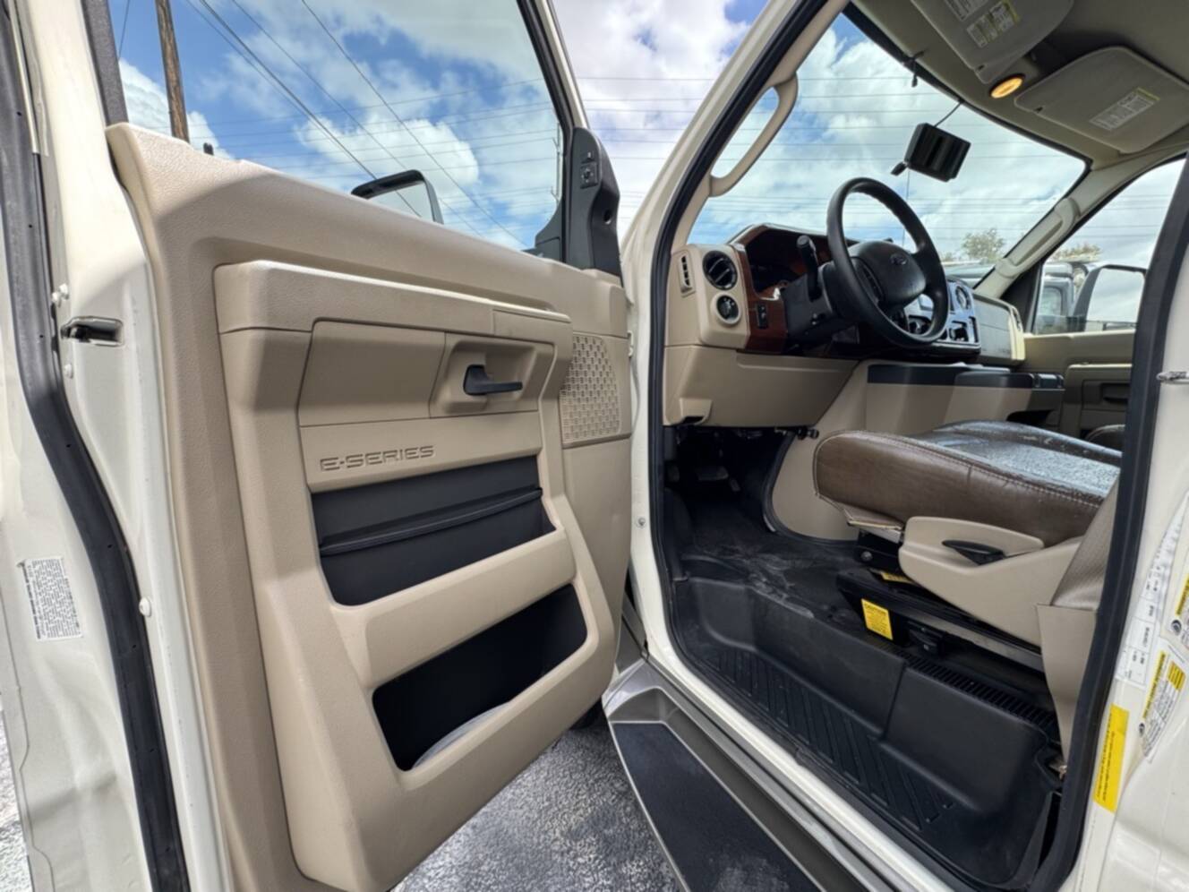 A photo of this 2017 Forest River SUNSEEKER 2430S GTS