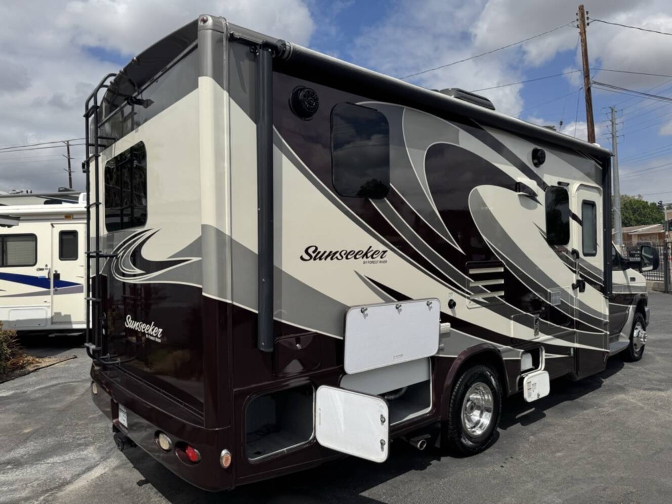 A photo of this 2017 Forest River SUNSEEKER 2430S GTS