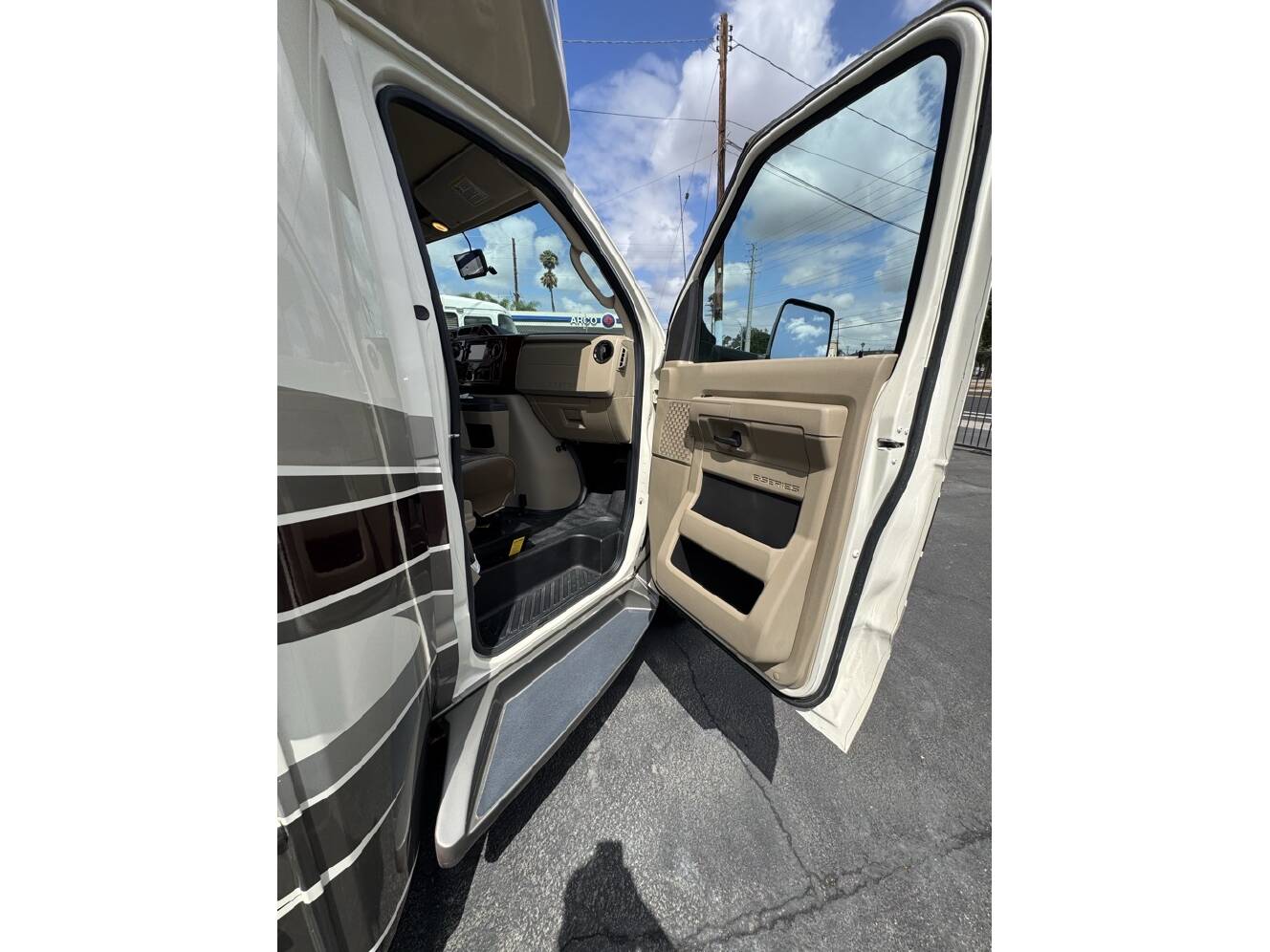 A photo of this 2017 Forest River SUNSEEKER 2430S GTS