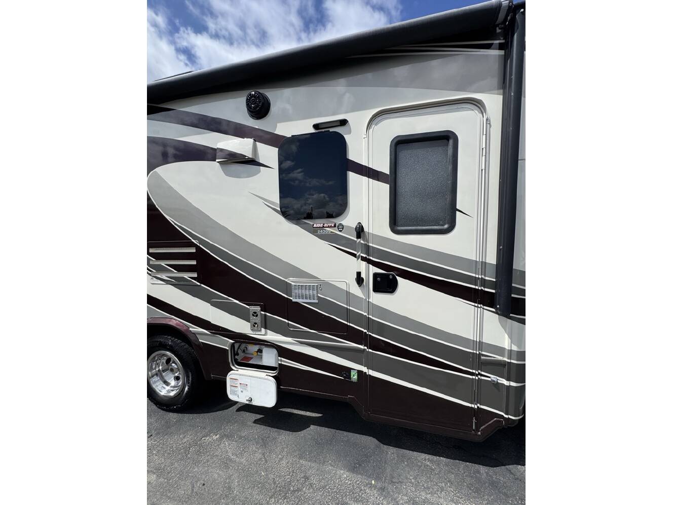 A photo of this 2017 Forest River SUNSEEKER 2430S GTS
