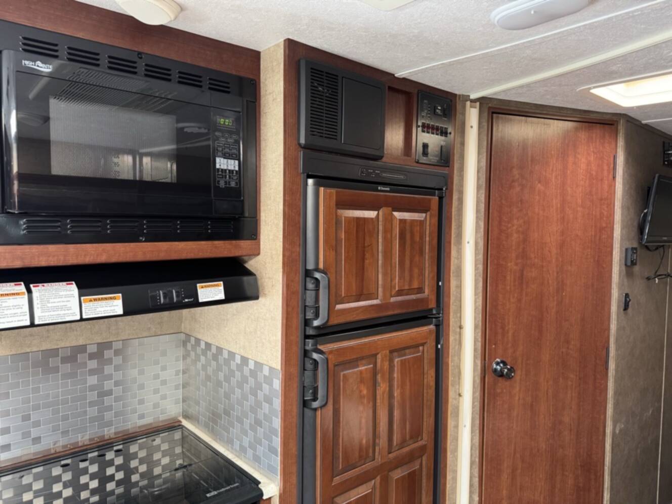 A photo of this 2017 Forest River SUNSEEKER 2430S GTS
