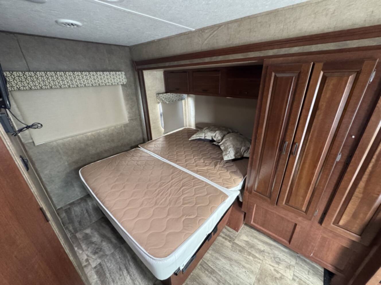 A photo of this 2017 Forest River SUNSEEKER 2430S GTS