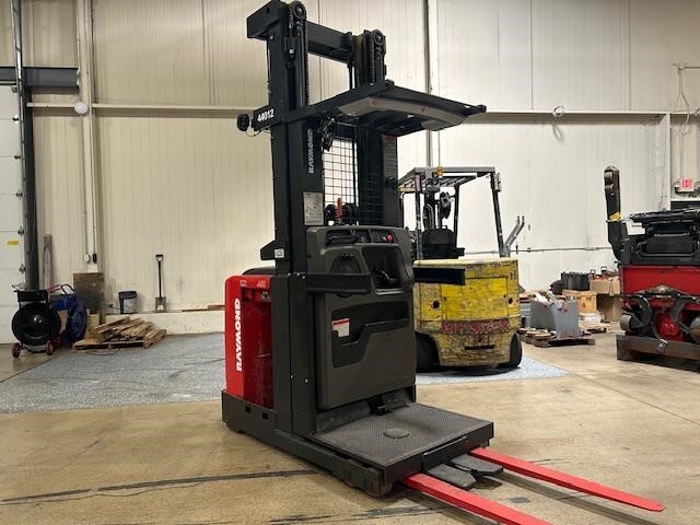 2016 RAYMOND 550OPC30TT in Batavia, IL
