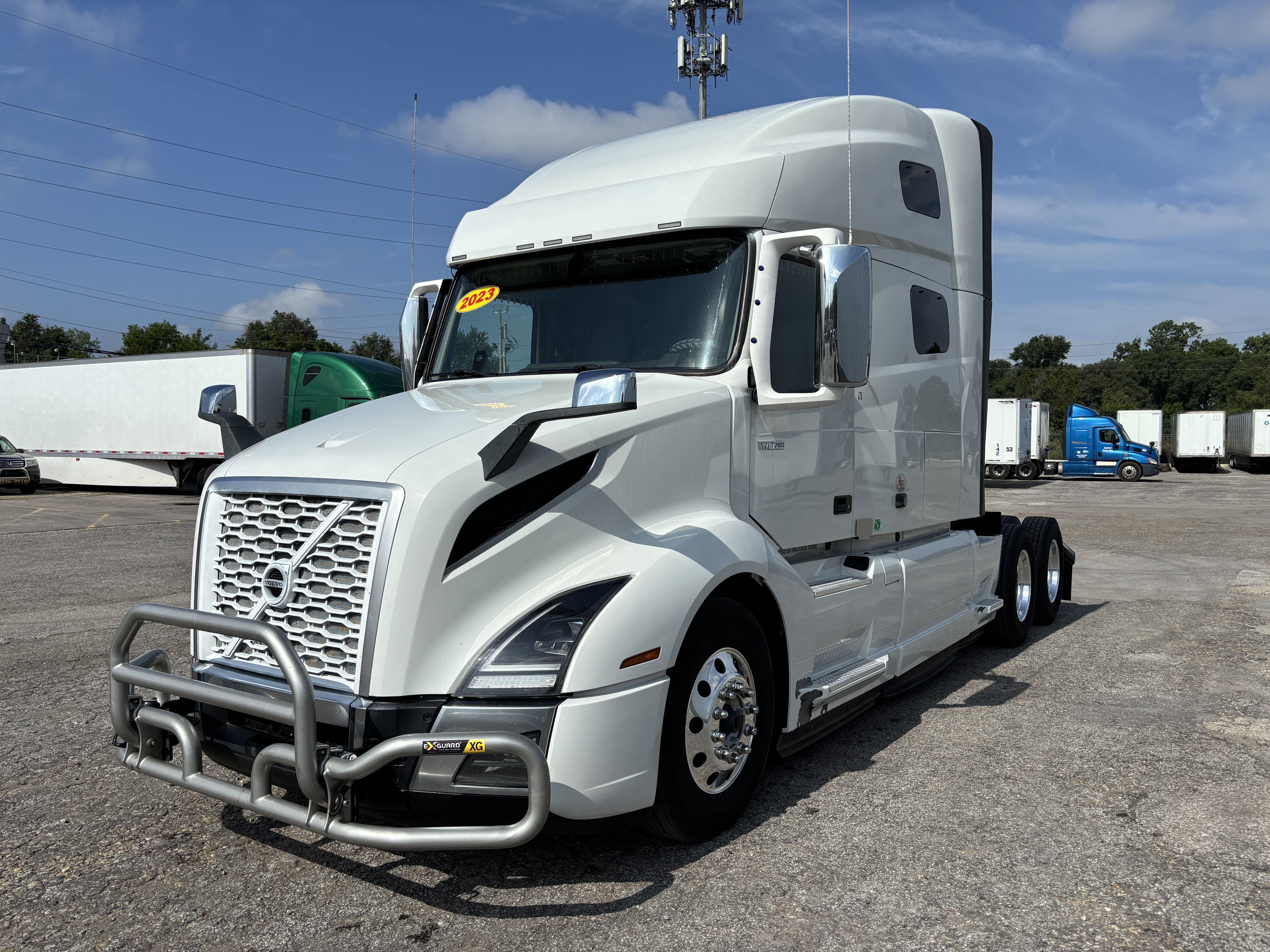 2023 VOLVO VNL64T760 in Indianapolis, IN