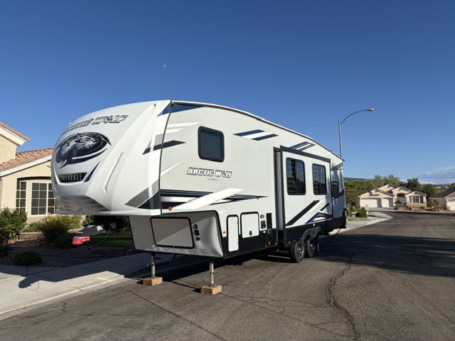 2021 Forest River CHEROKEE ARCTIC WOLF 287BH RV