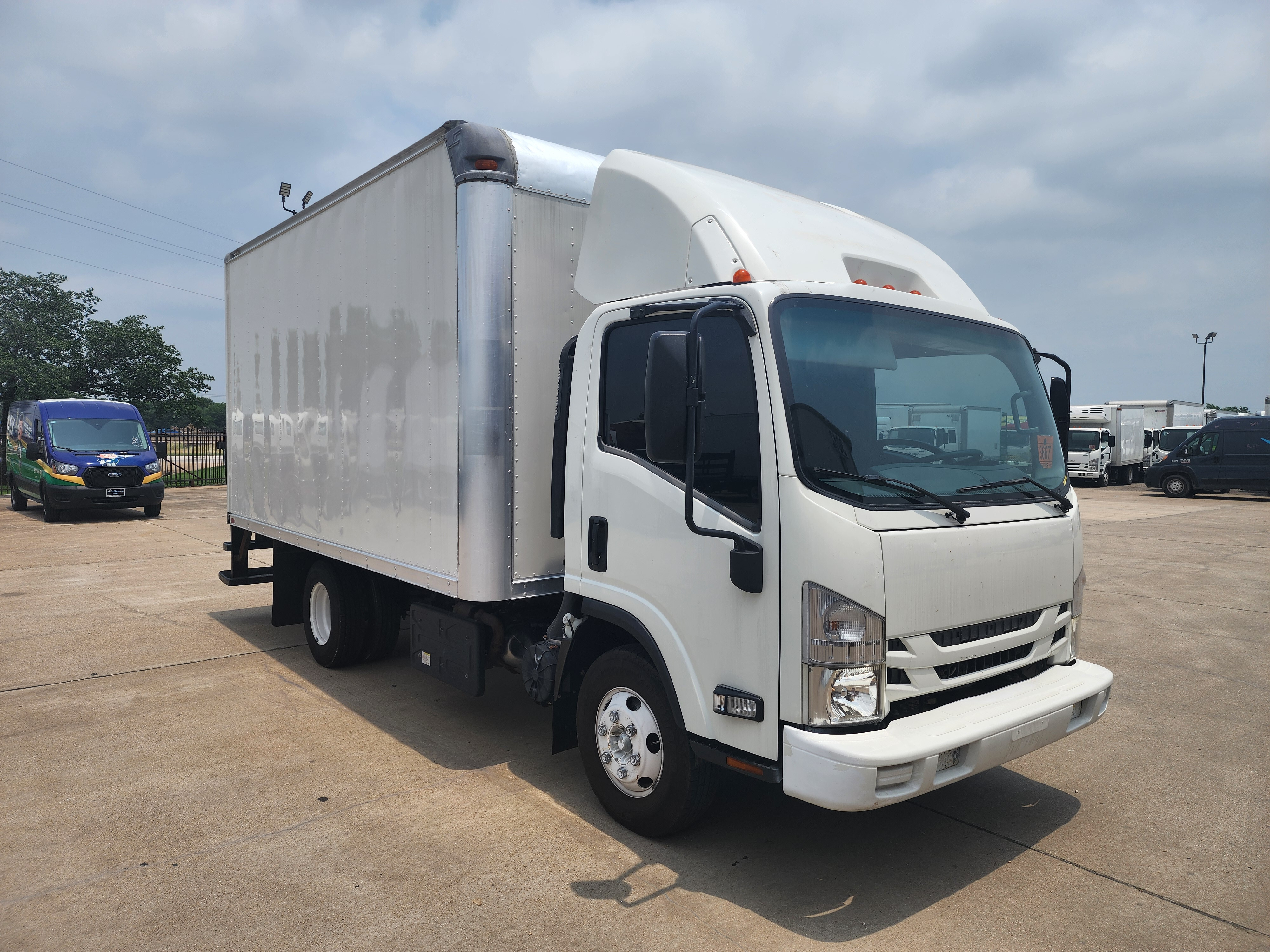 2016 Isuzu NPR DIESEL 14' DRY VAN SHELVES in Rockwall, TX