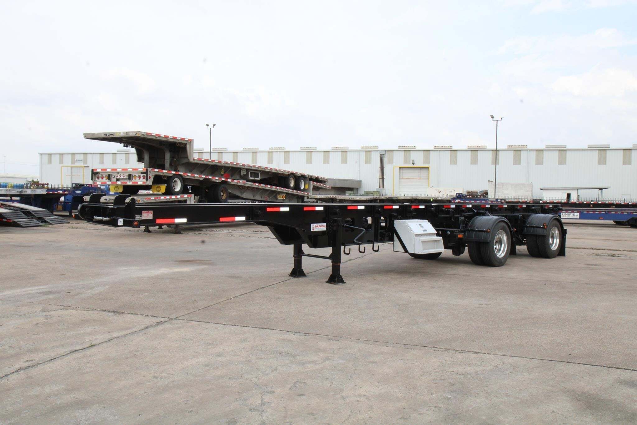 2015 DRAGON PRODUCTS Trailer in Houston, TX