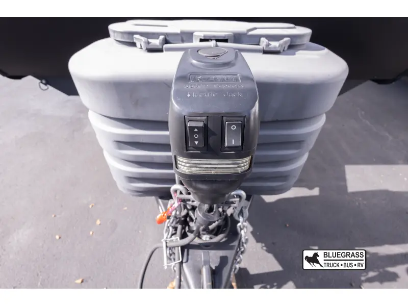 2025 CRUISER RV CORP SHADOW CRUISER 242RKS