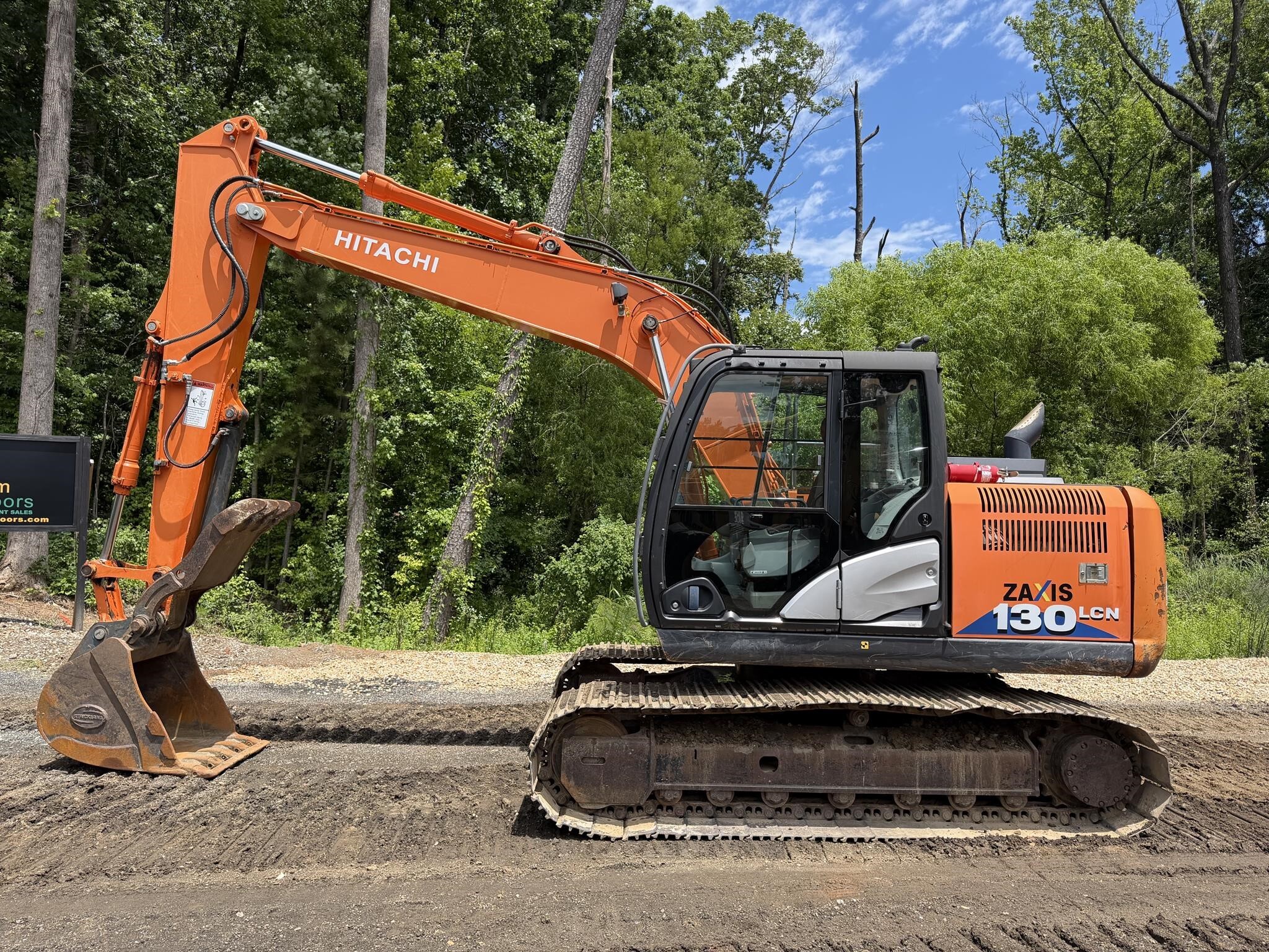 Hitachi Excavators Equipment listings For Sale Near Waterloo