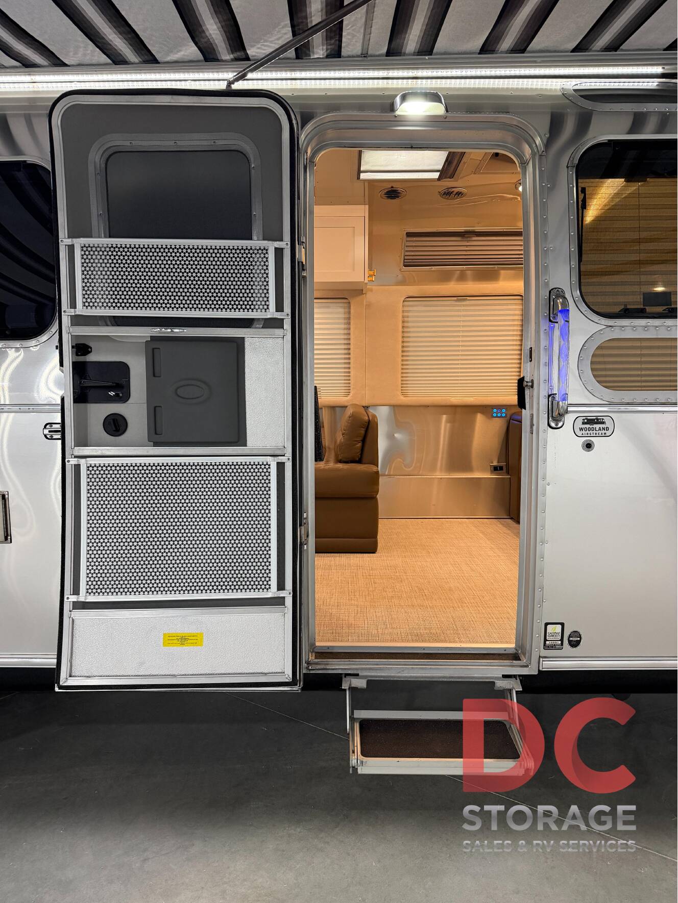 A photo of this 2021 Airstream CLASSIC 30RB TWIN