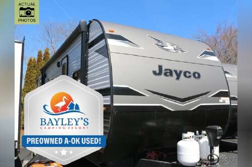2023 Jayco Jay Flight Slx 324BDS in south burlington VT