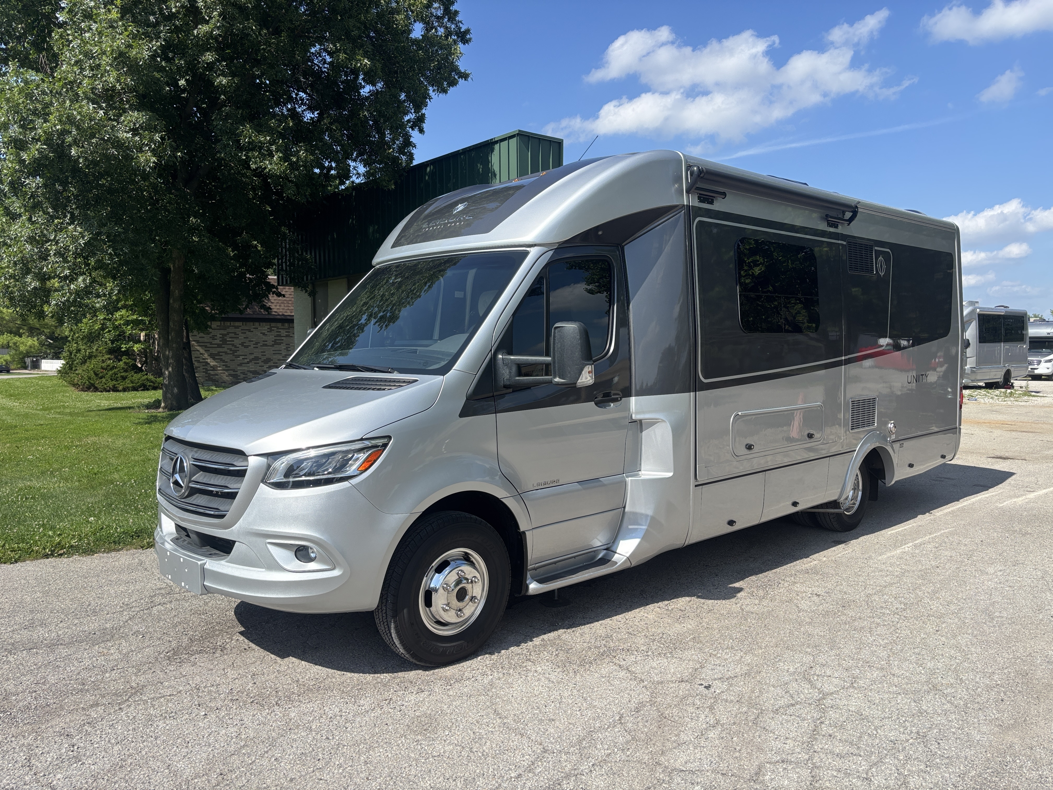 2021 Leisure Travel UNITY U24CB Class B+ RV