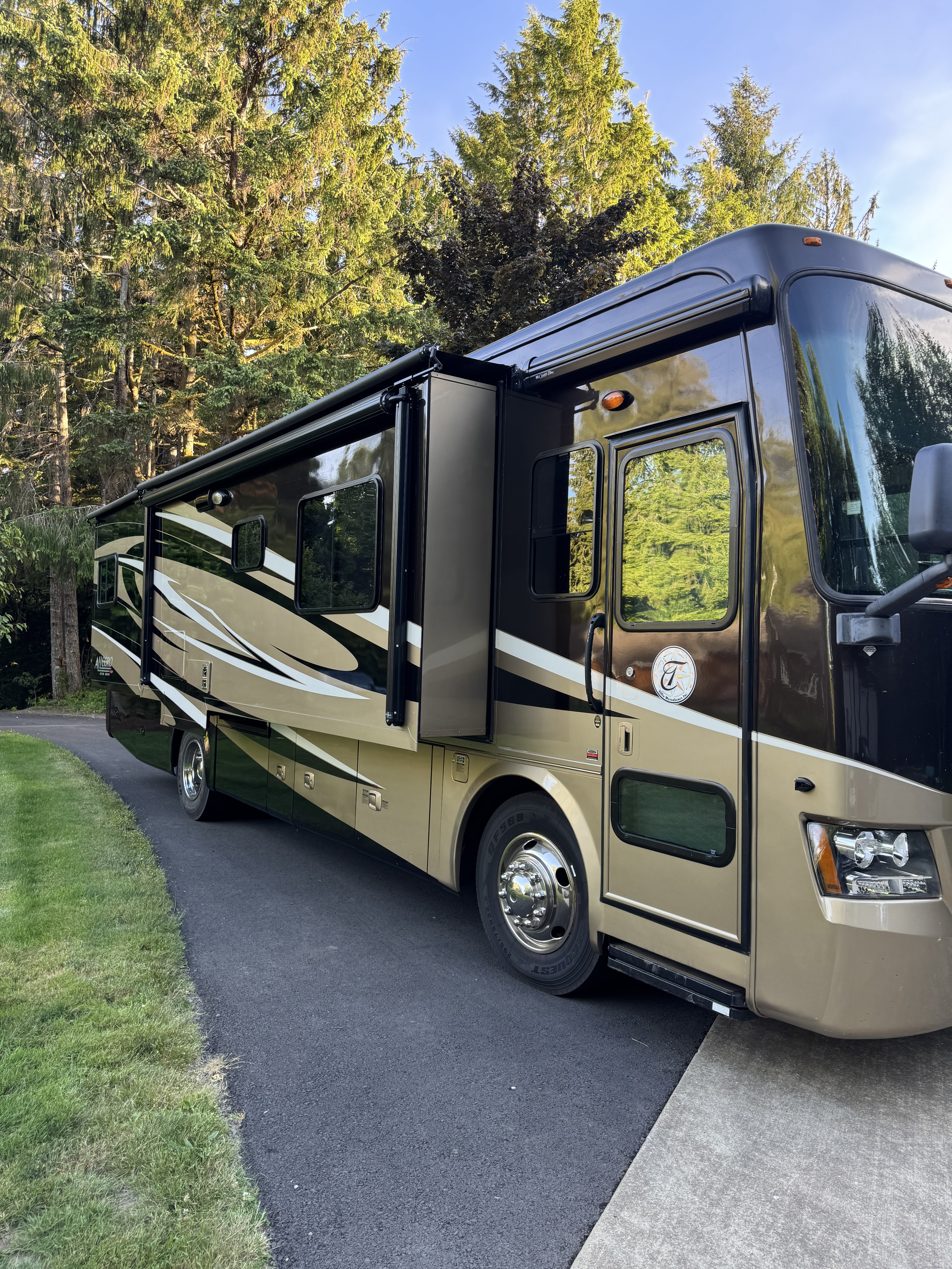 2011 Tiffin Motorhomes ALLEGRO RED 34QFA in naselle WA