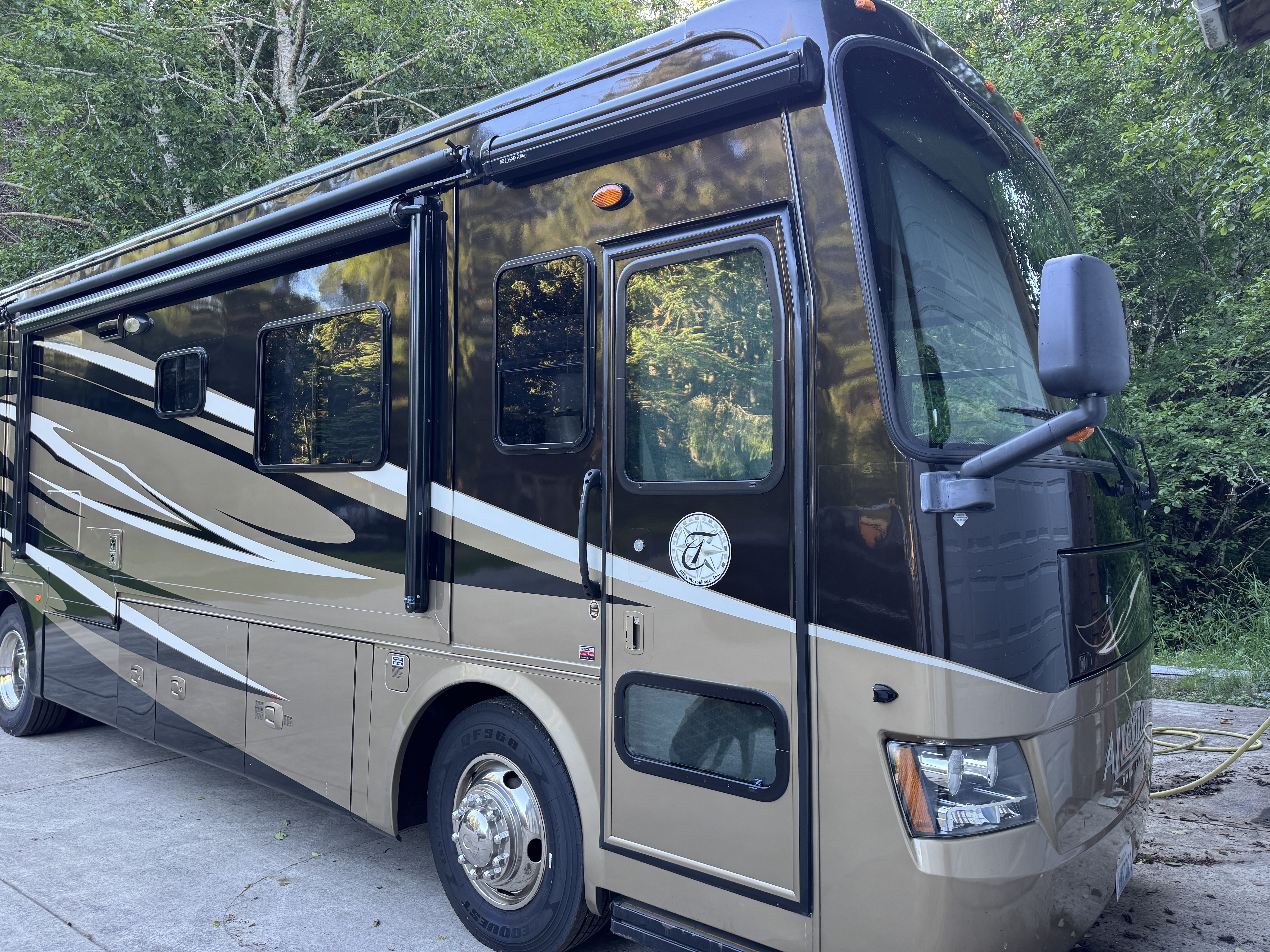 2011 Tiffin Motorhomes ALLEGRO RED 34QFA in naselle WA