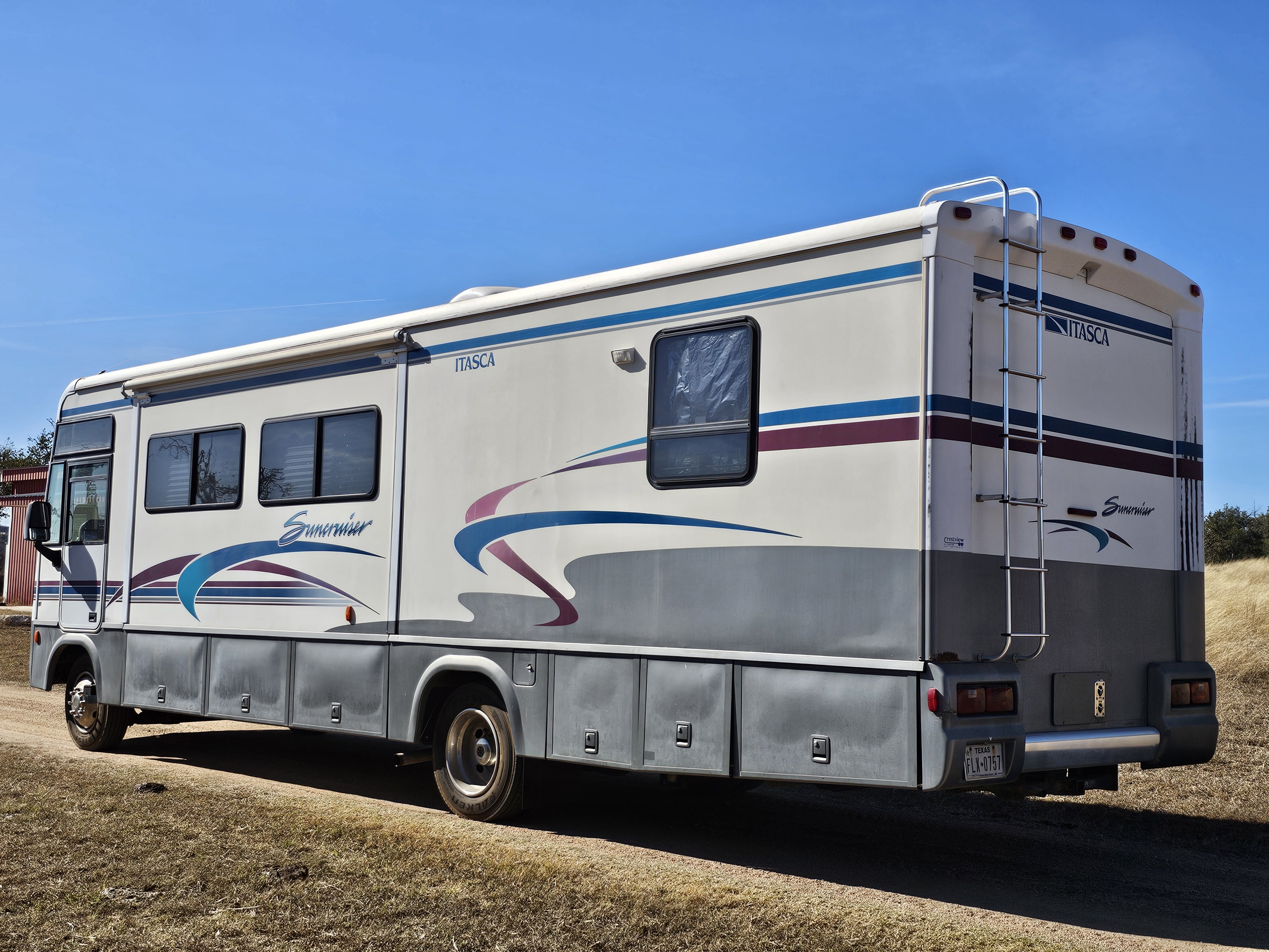 2000 Itasca SUNCRUISER 32V in willow city TX