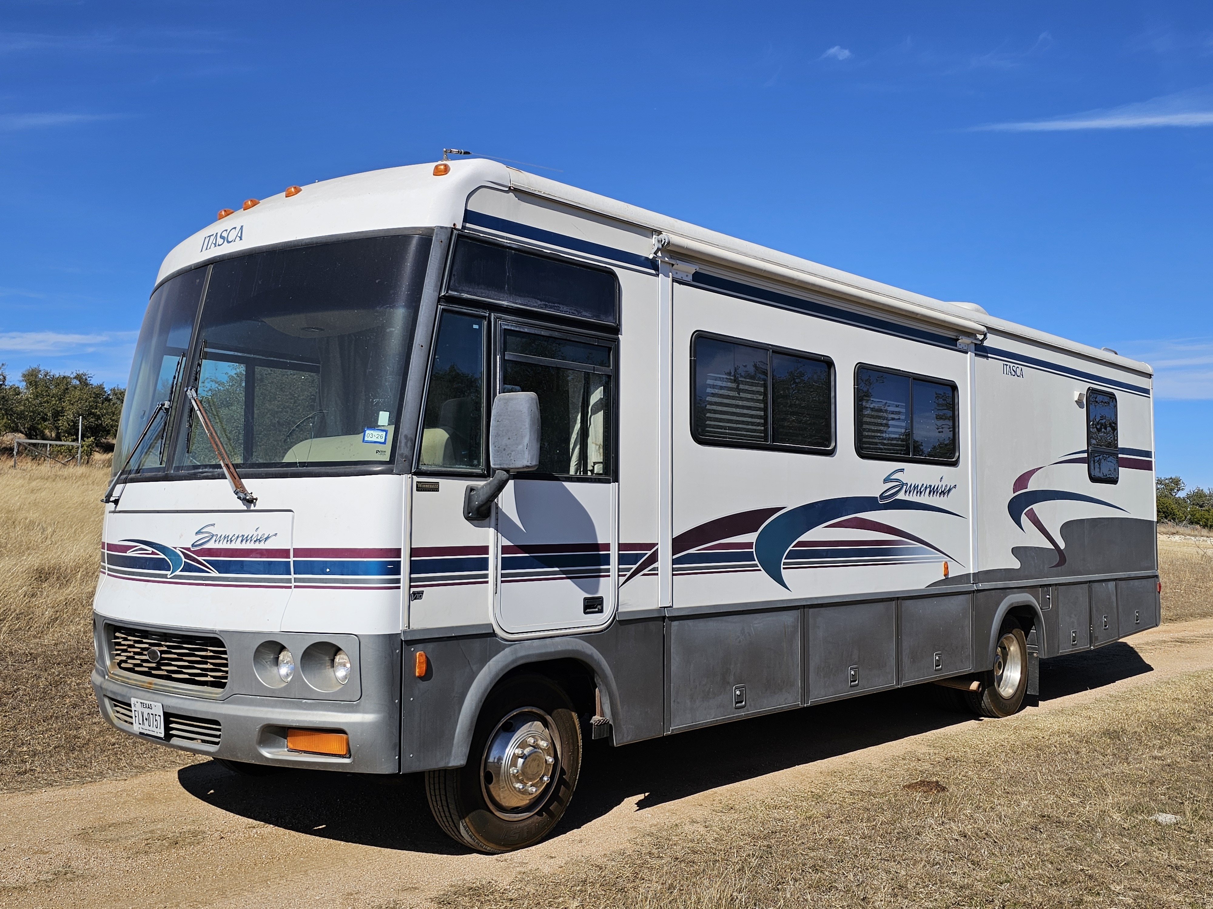 2000 Itasca SUNCRUISER 32V in willow city TX