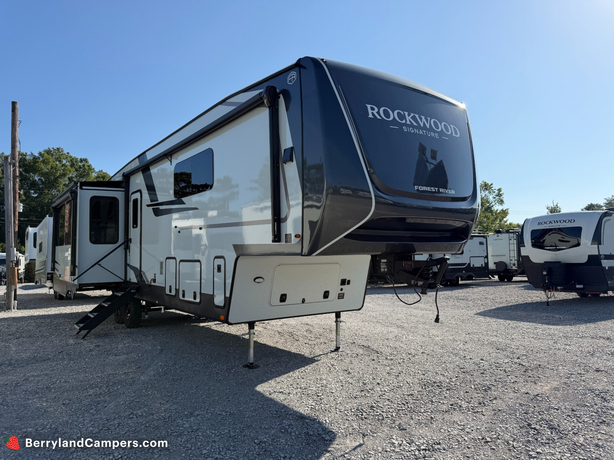 2027 Forest River Rockwood 401SFB in holden LA