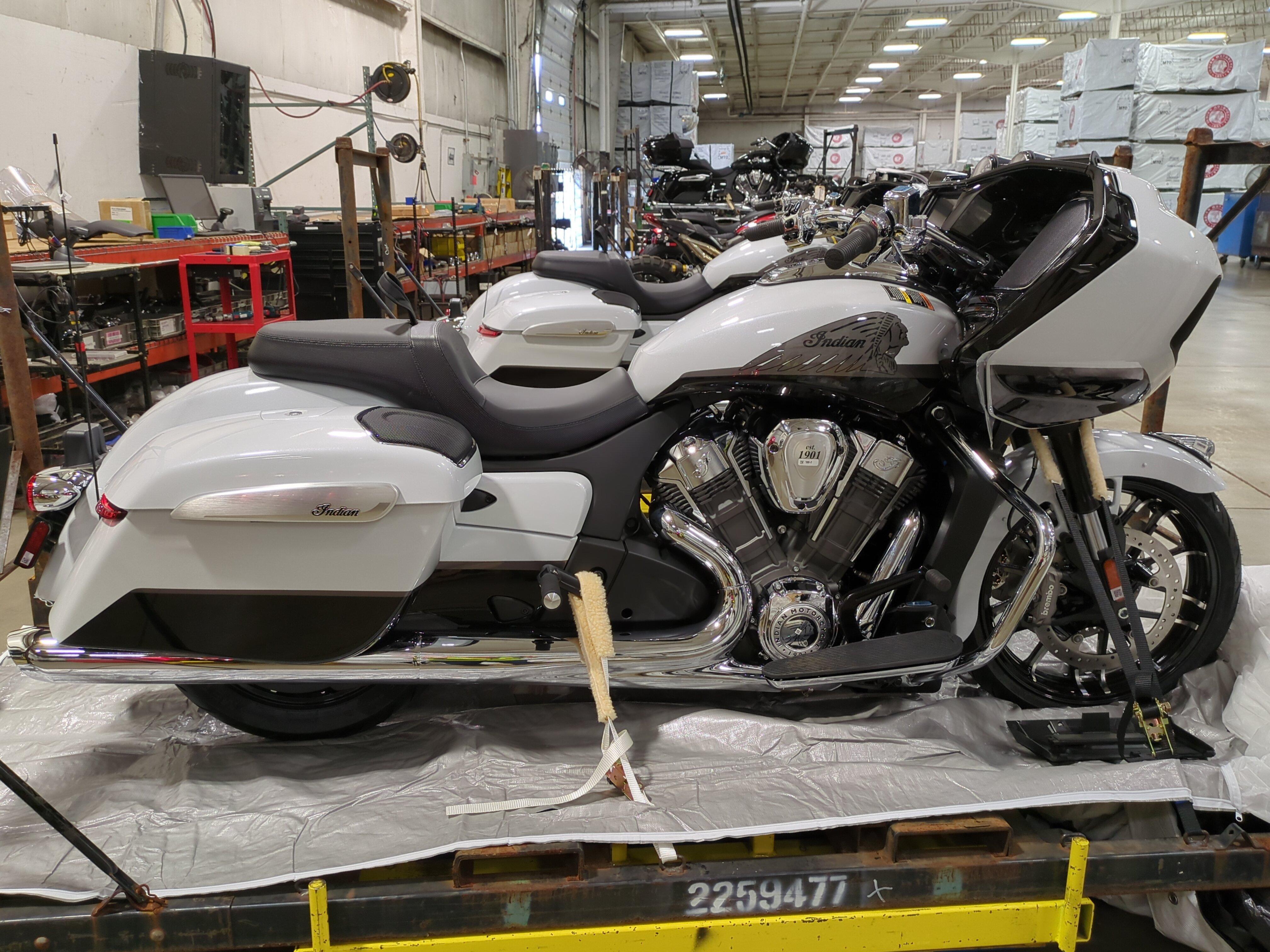 2025 Indian Motorcycle Challenger Limited 108" W/ RIDER ASSIST AND powerband a LIMITED in Auburn, MA