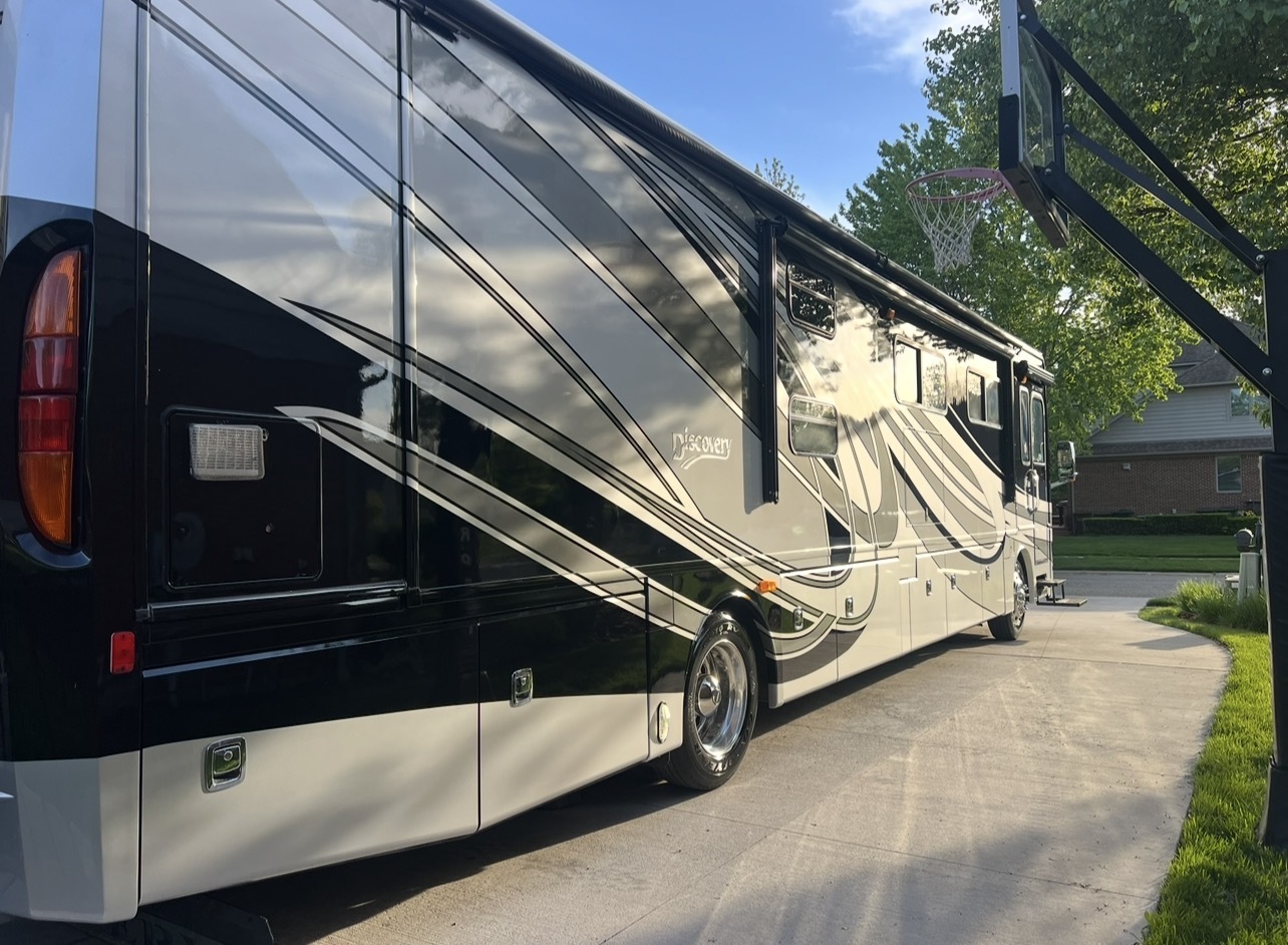 2012 Fleetwood DISCOVERY 40G in shelby township MI