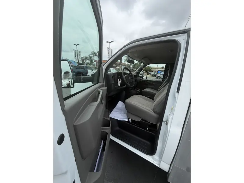 2025 GMC SAVANA