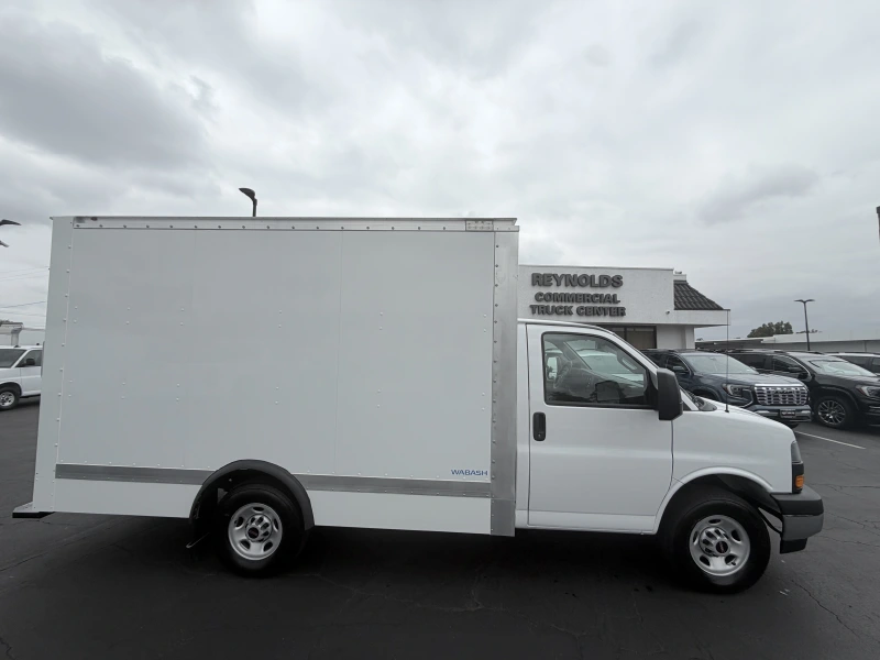 2025 GMC SAVANA
